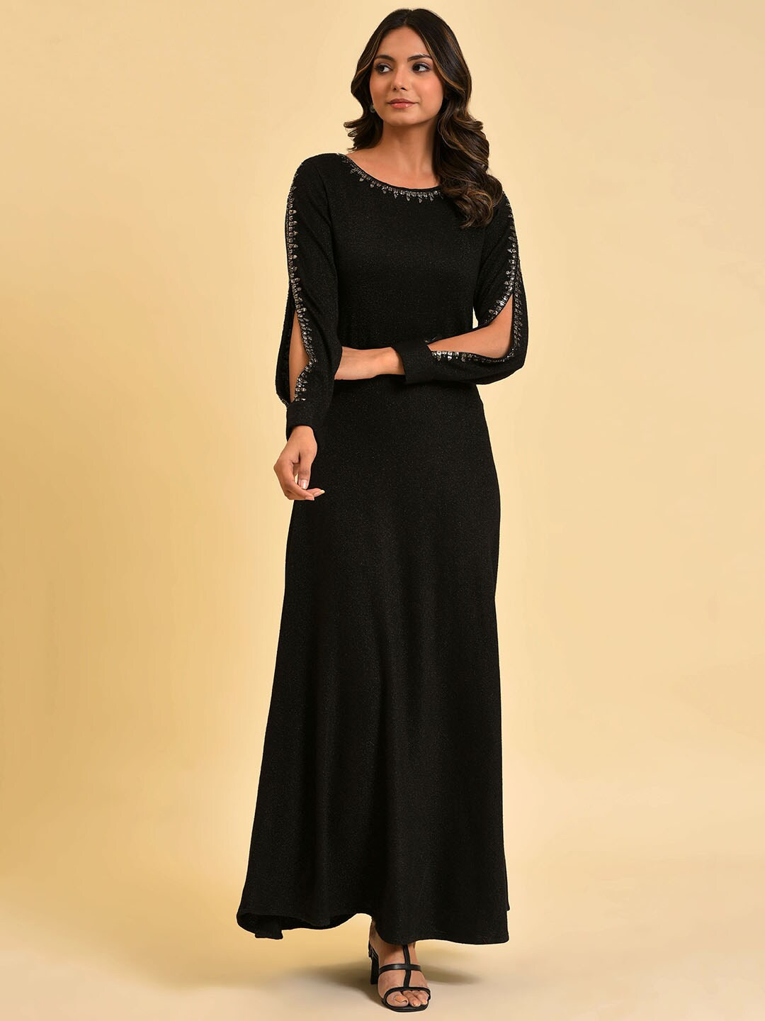 

W Black Slit Sleeve Maxi Dress