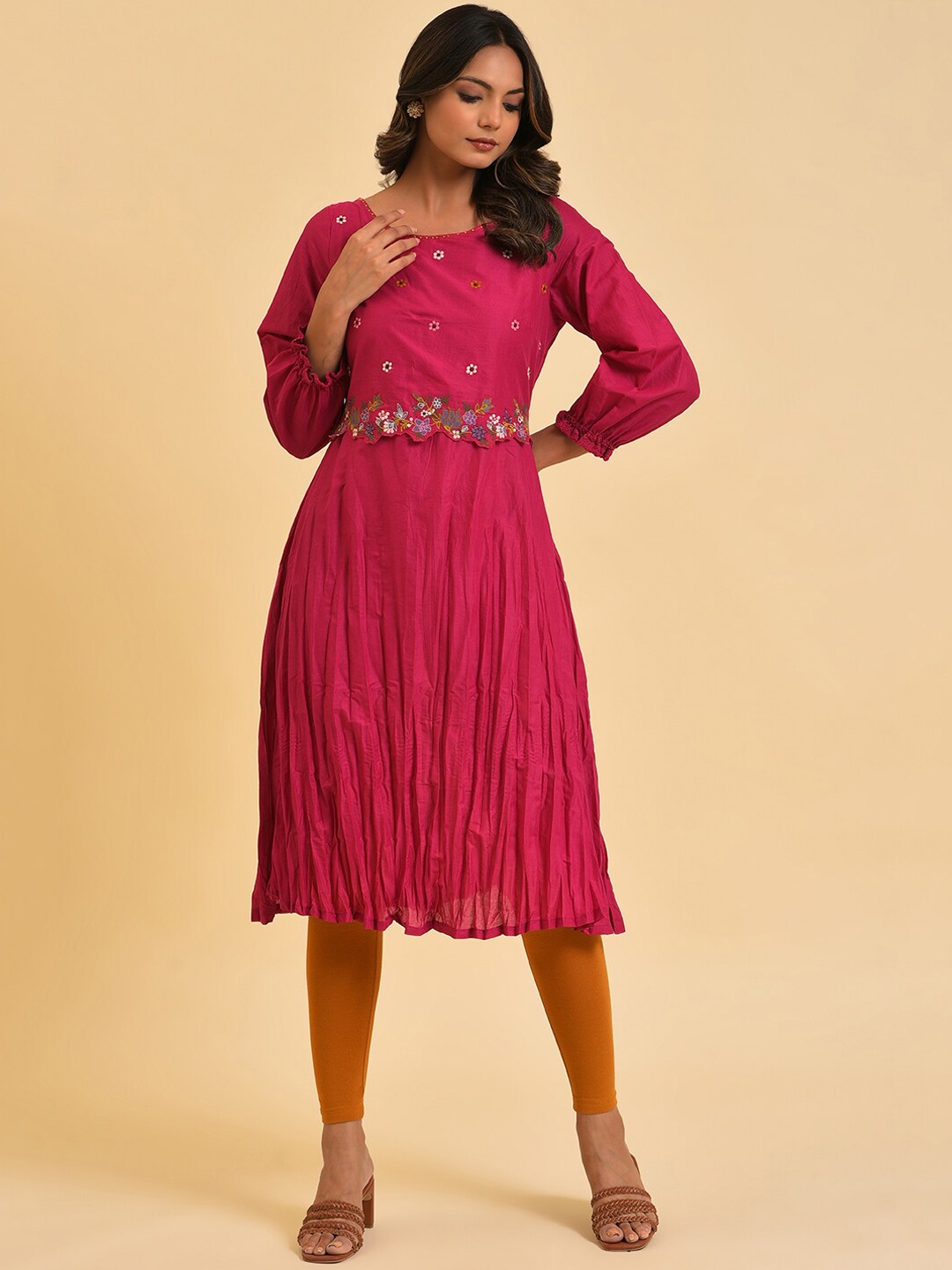

W Pink & Brown Floral Embroidered Pure Cotton Kurta With Leggings