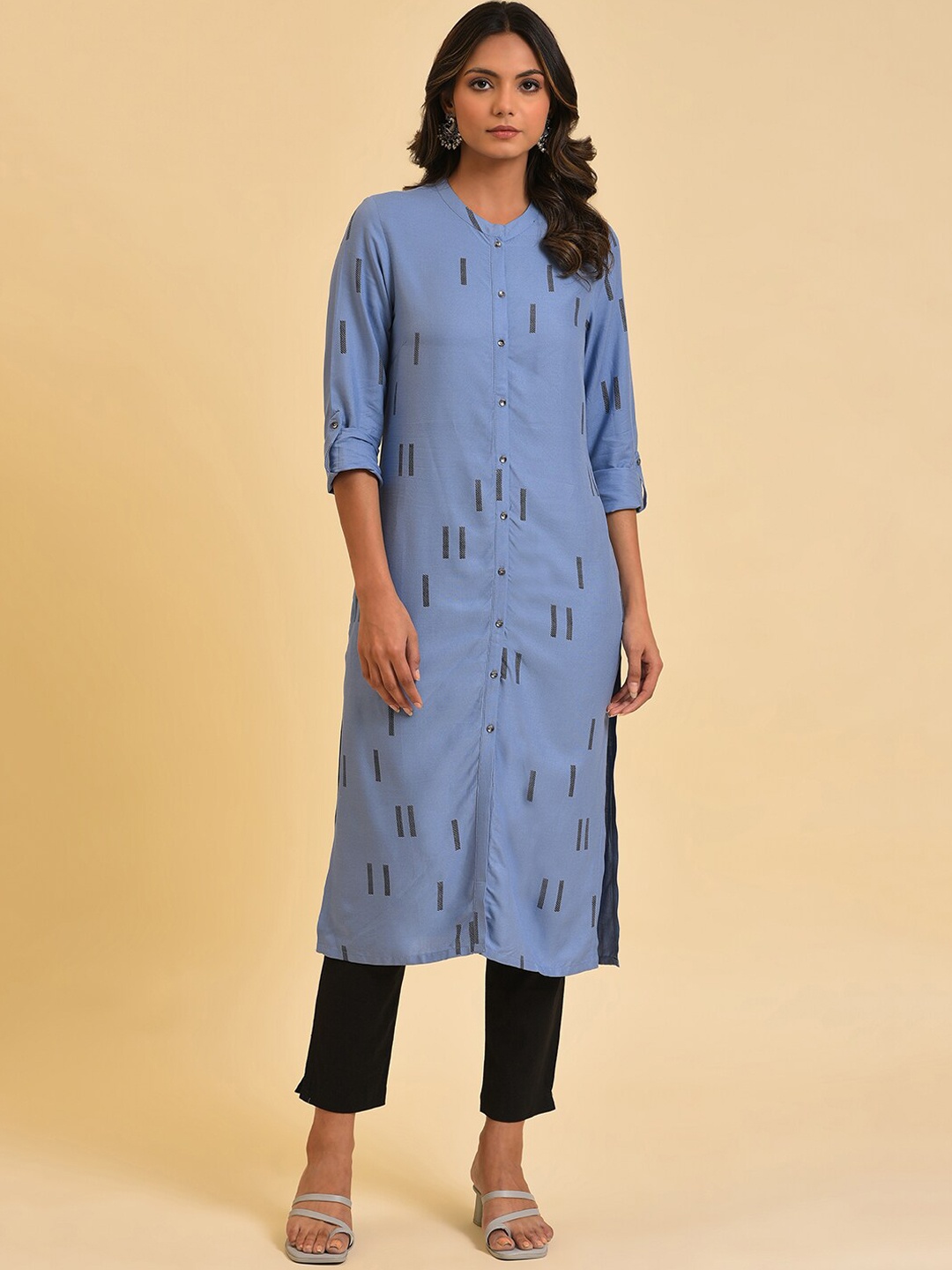 

W Blue & Black Mandarin Collar Geometric Printed Kurta with Trousers