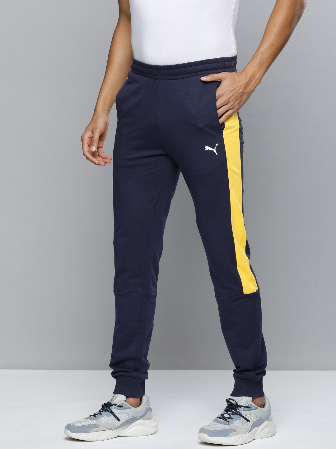 

one8 x PUMA Virat Kohli Men Brand Logo Print & Side Taping Colourblocked Slim Fit Joggers, Navy blue