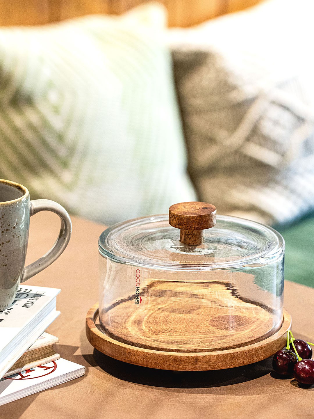 

GOODHOMES Transparent Glass Dome With Wooden Cake Stand