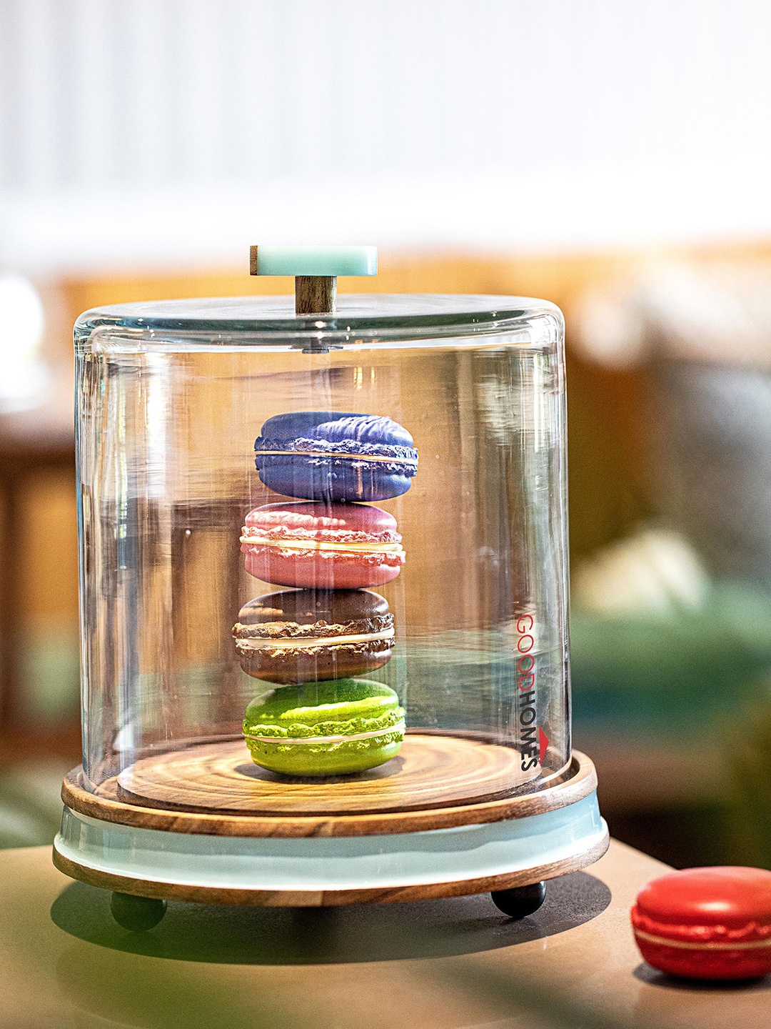 

GOODHOMES Transparent Glass Dome With Wooden Cake Stand
