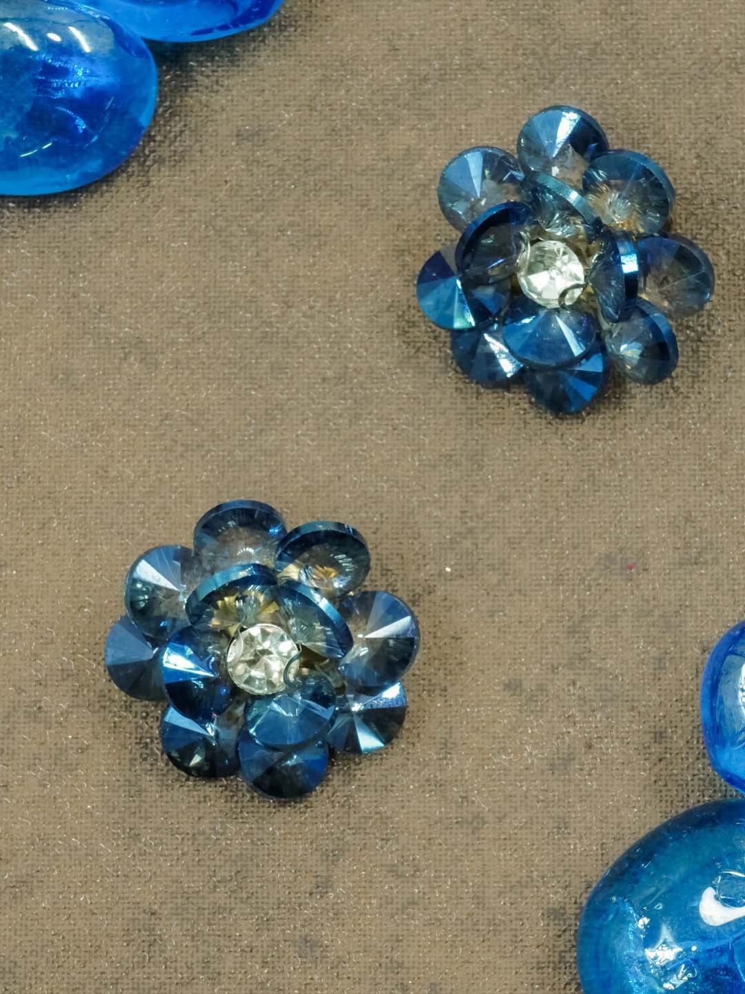 

GRIIHAM Contemporary Studs Earrings, Blue