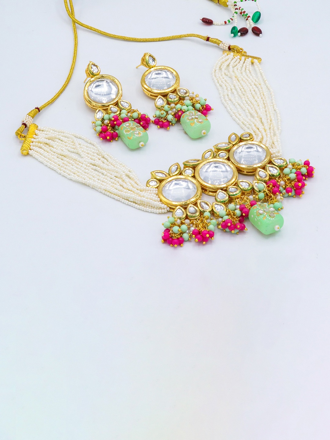 

AASHISH IMITATION Gold-Plated Kundan-Studded & Beaded Jewellery Set