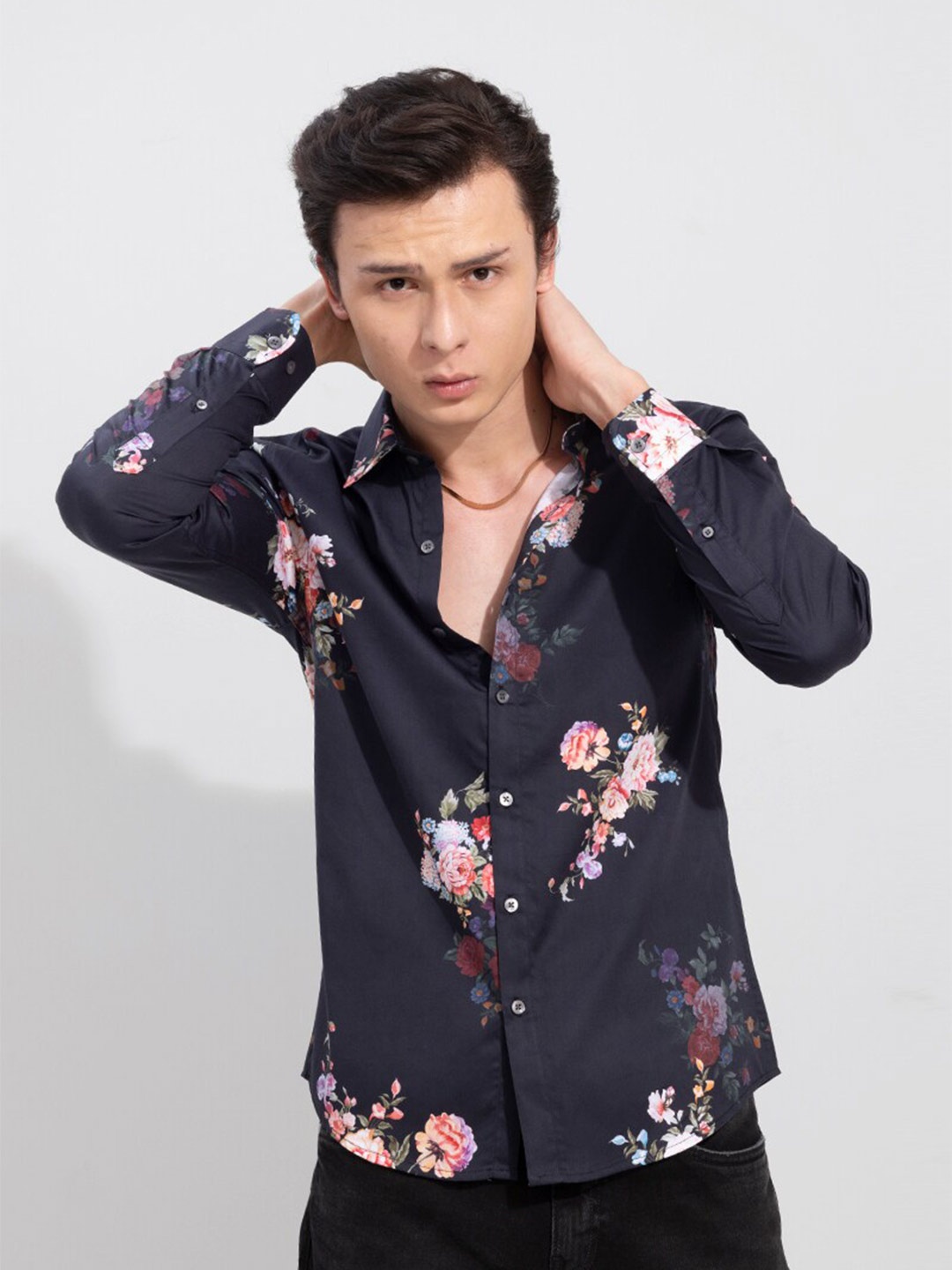 

Snitch Navy Blue Classic Slim Fit Floral Printed Casual Shirt