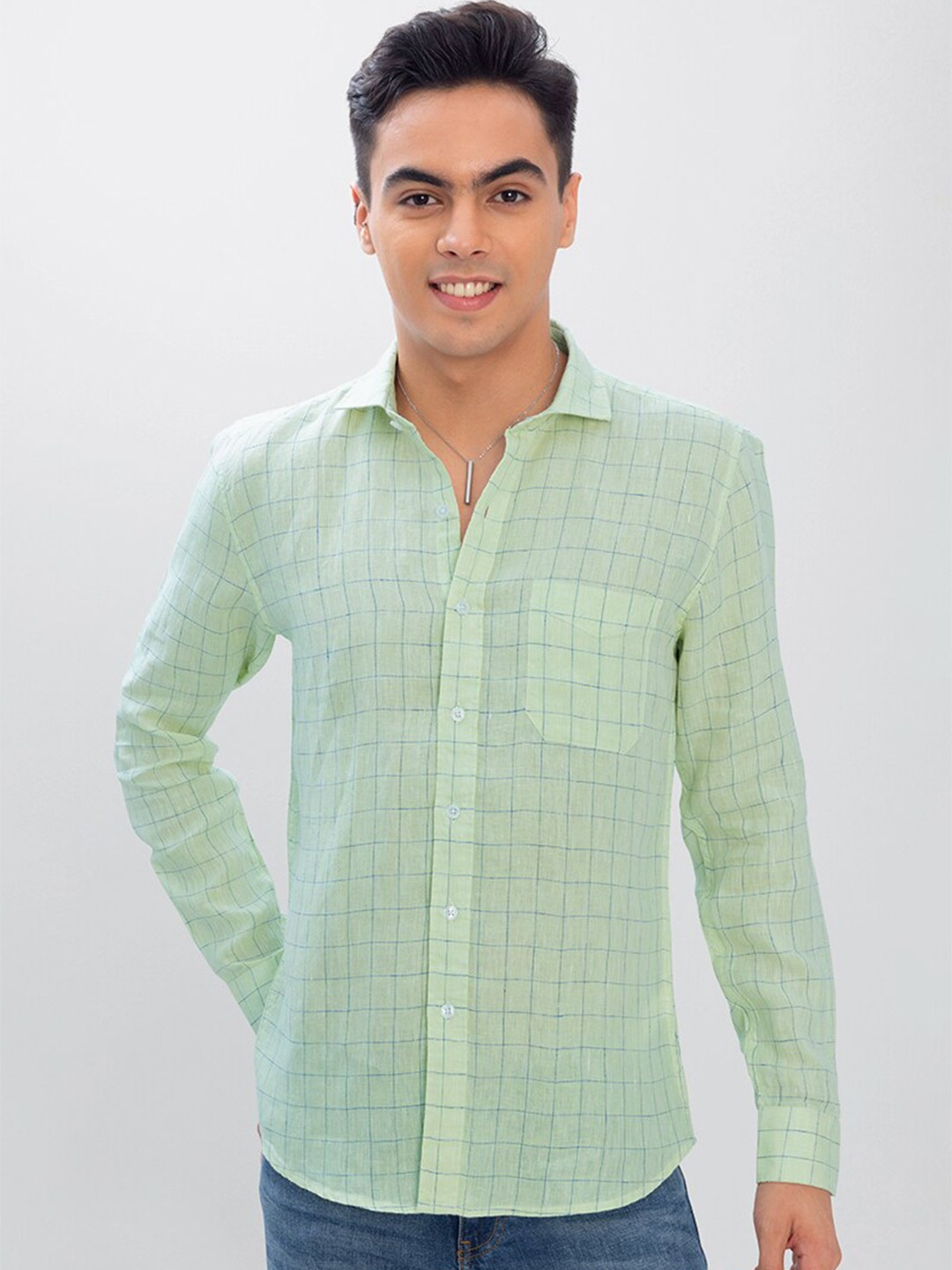 

Snitch Green Classic Slim Fit Checked Casual Shirt