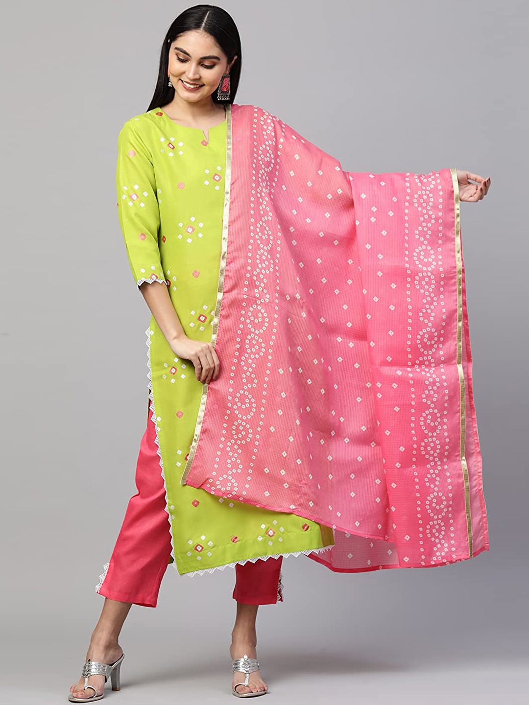 

AVANSHEE Bandhani Printed Regular Kurta With Trousers & Dupatta, Green
