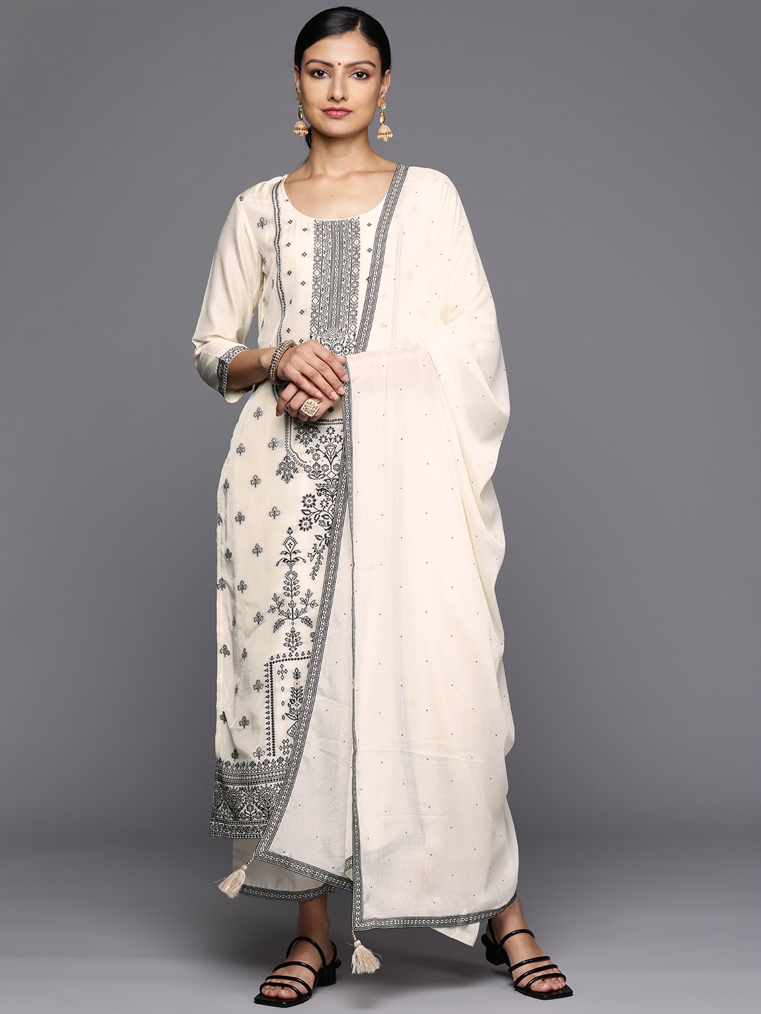 

Libas Ethnic Motifs Regular Kurta With Trousers & Dupatta, Off white