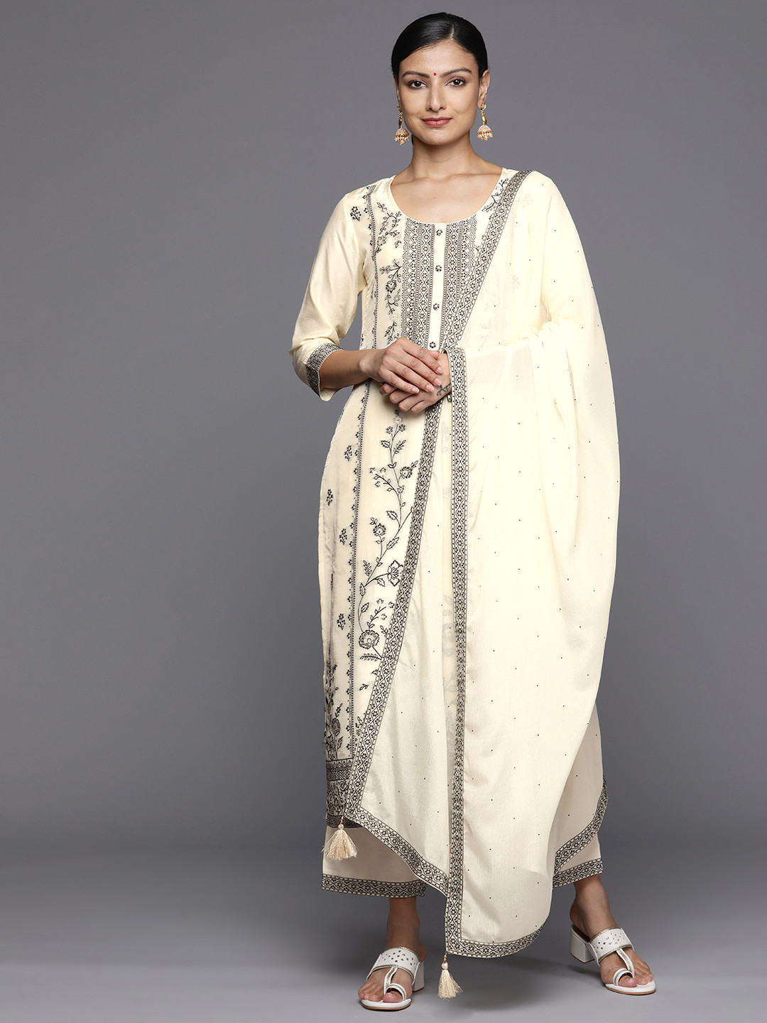 

Libas Floral Scoop Neck Kurta With Trousers & Dupatta, Off white