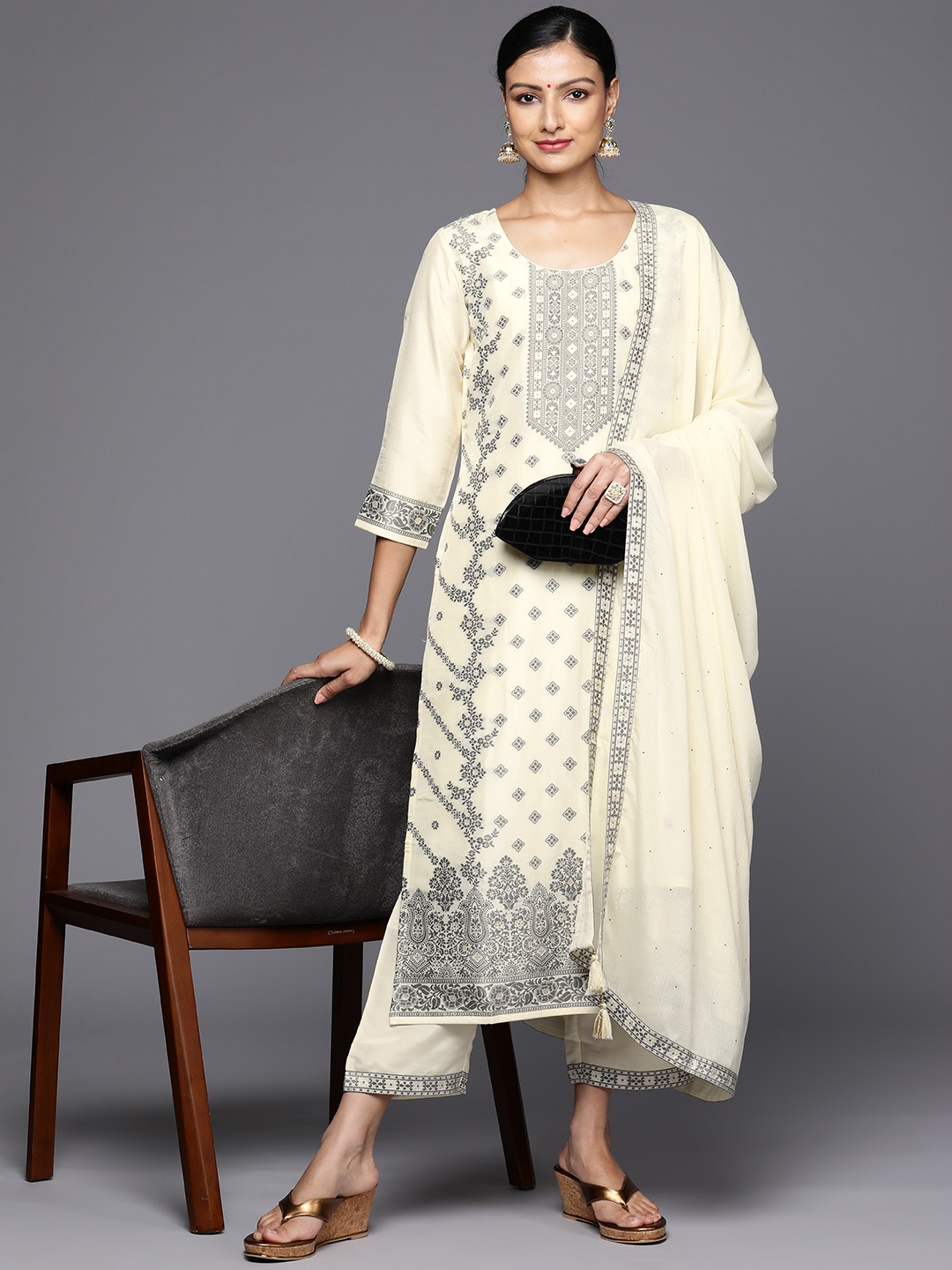 

Libas Ethnic Motifs Regular Kurta With Trousers & Dupatta, Cream