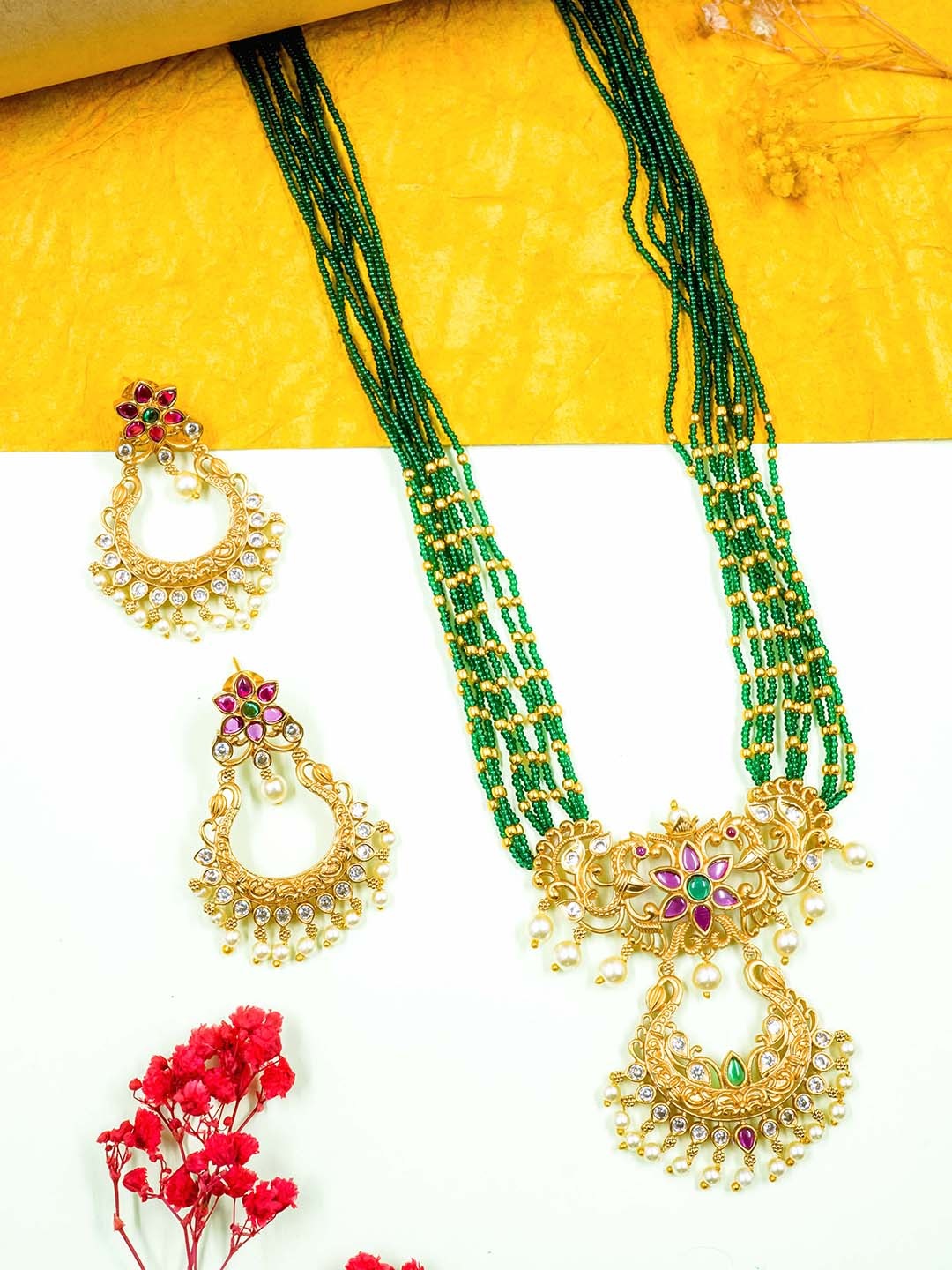 

GRIIHAM Gold-Plated Kundan-Studded & Beaded Jewellery Set