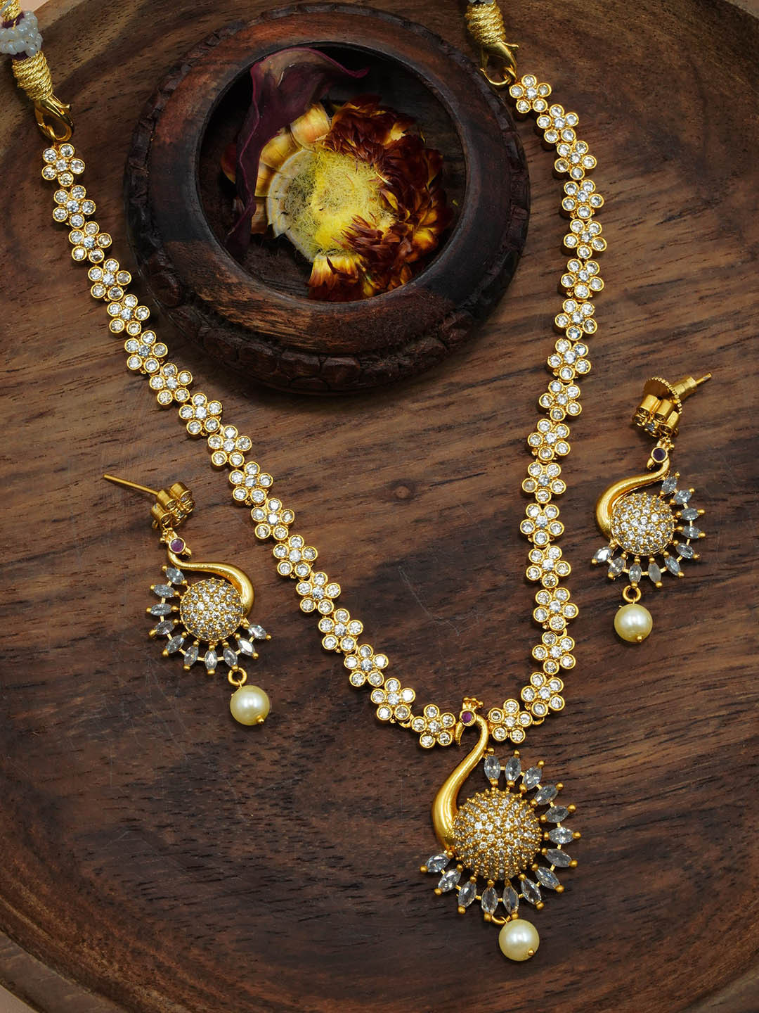 

GRIIHAM Gold-Plated Stone-Studded & Beaded Jewellery Set