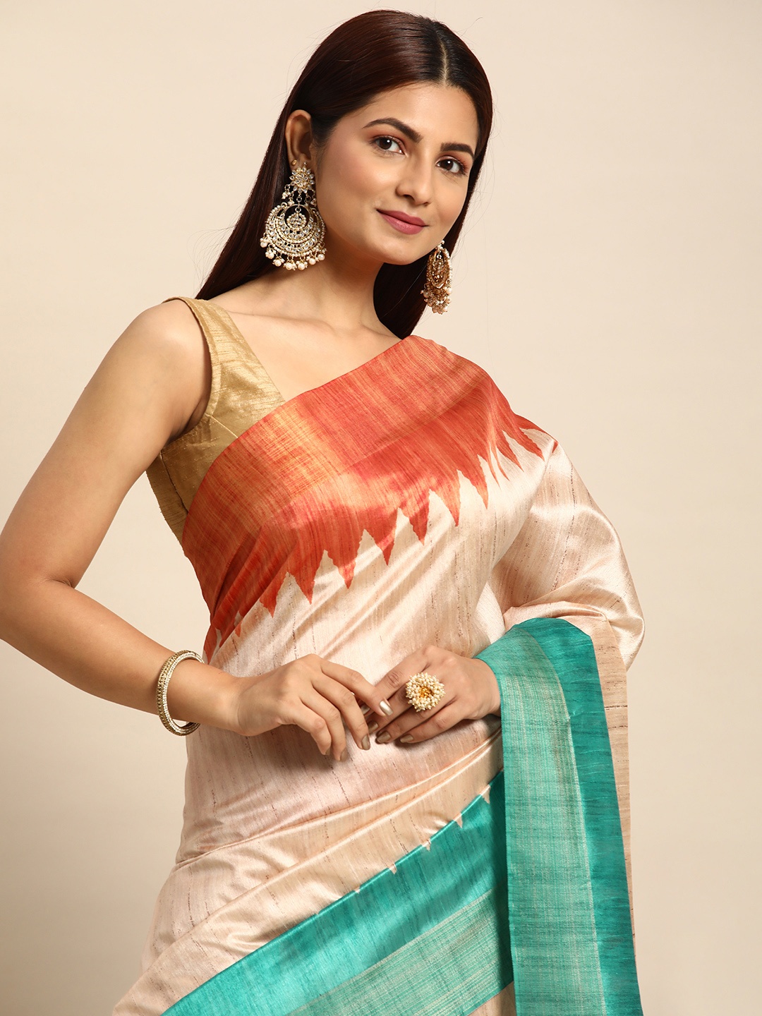 

VISHNU WEAVES Colourblocked Silk Blend Tussar Saree, Cream