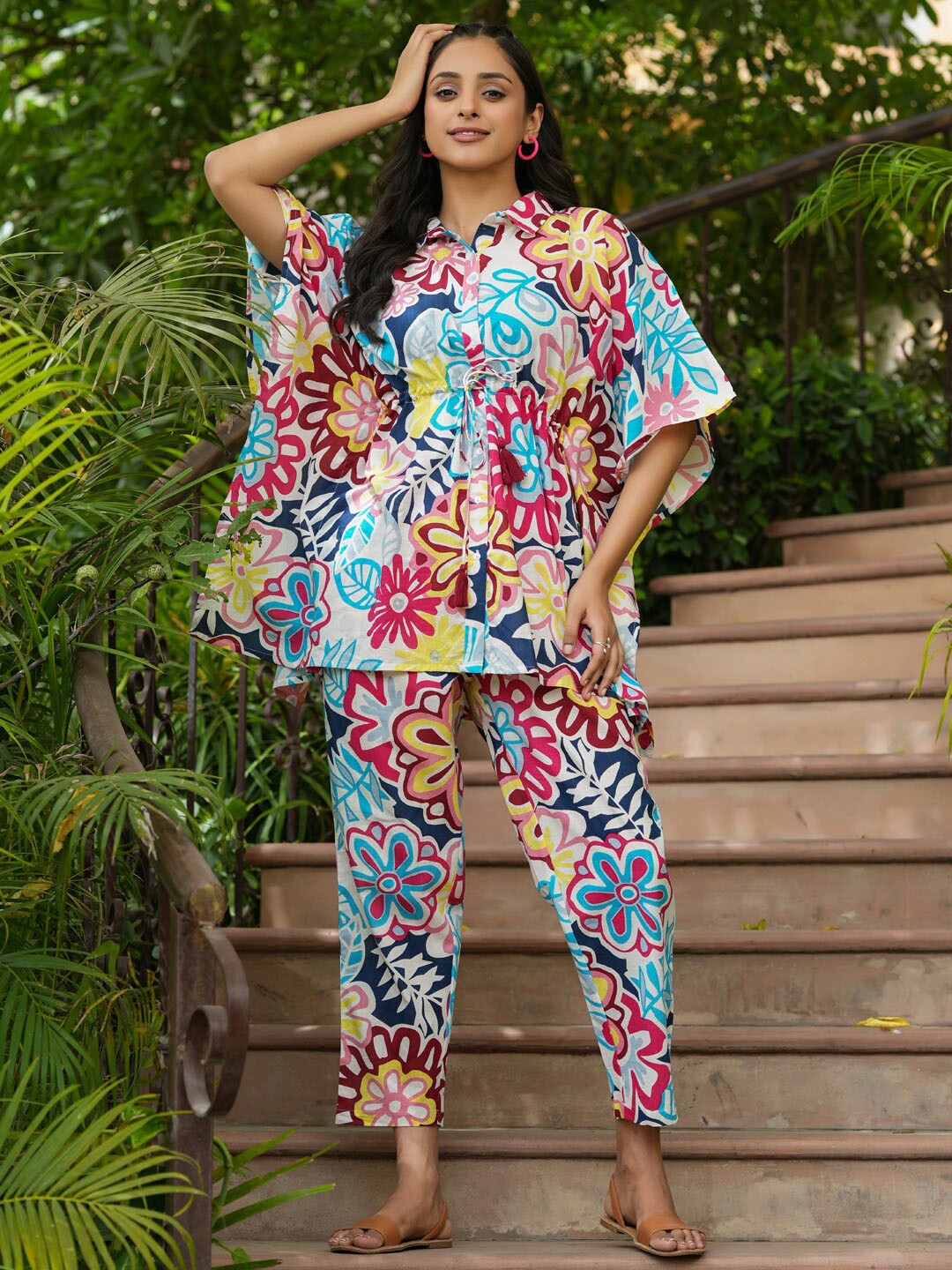 

SANSKRUTIHOMES Blue & Red Floral Printed Pure Cotton Kaftan Night Suit