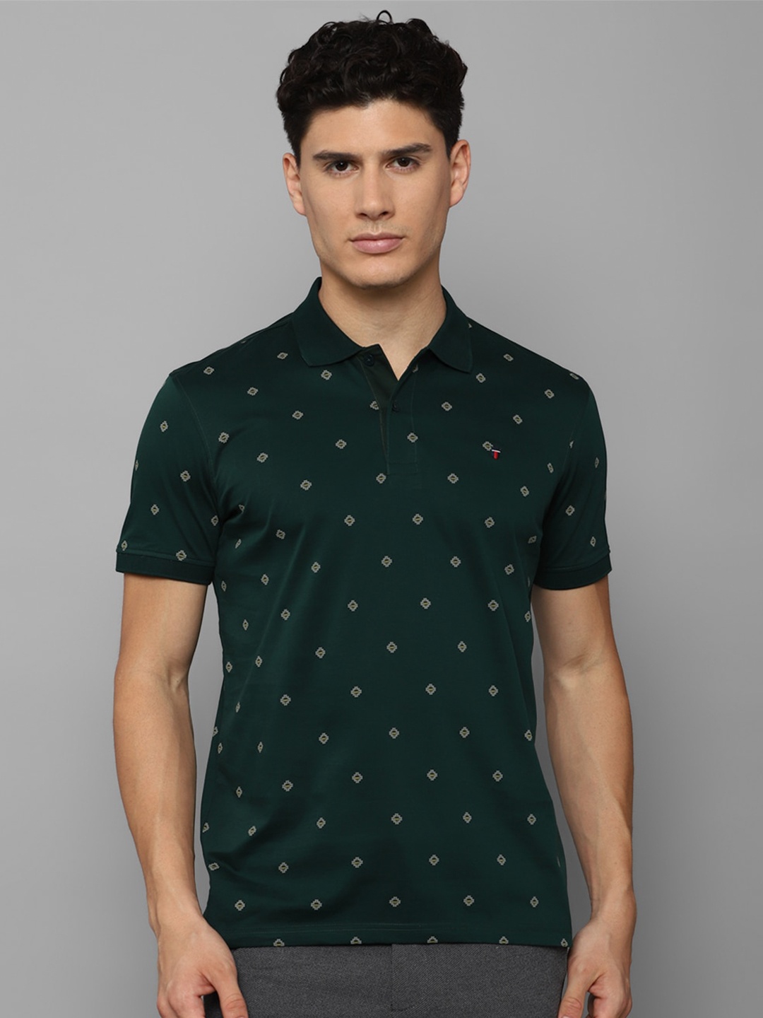 

Louis Philippe Sport Conversational Printed Polo Collar Pure Cotton Slim Fit T-shirt, Green