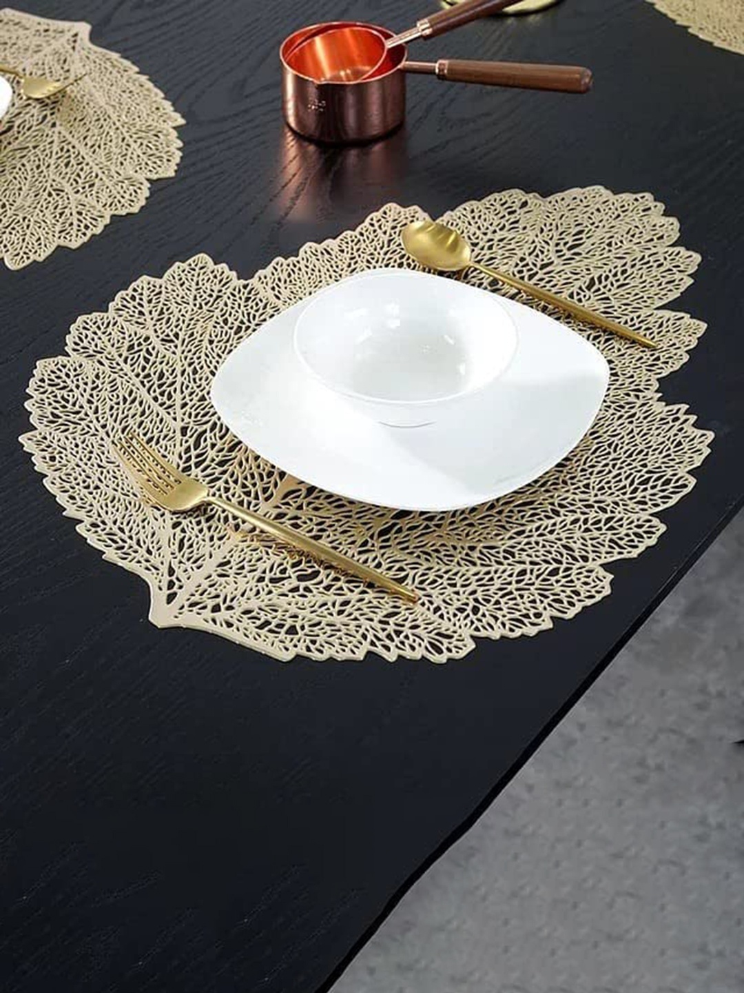 

SKYLOFTS 6 Pcs Golden Self Design Leaf Table Placemats, Gold