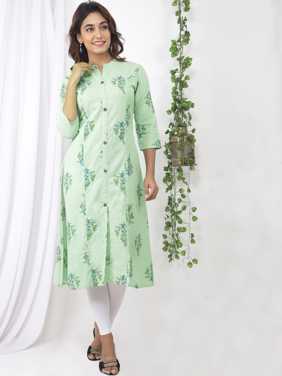 

Sangria Green Floral Printed Panelled Cotton Kurta, Sea green