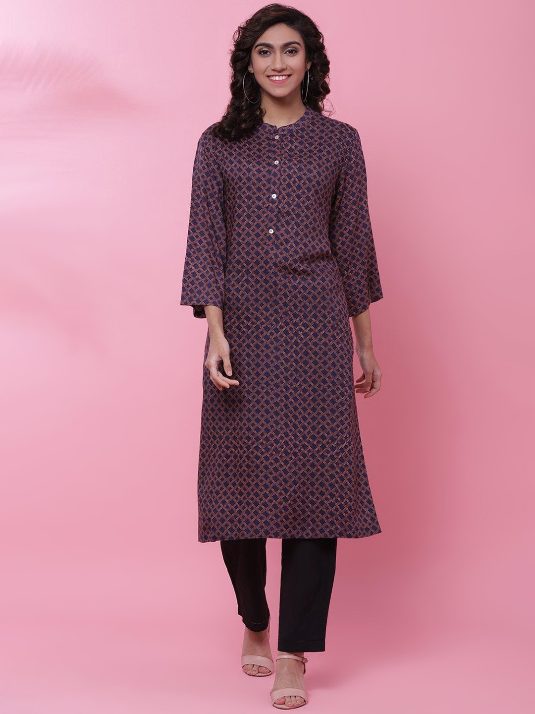 

Biba Geometric Printed Mandarin Collar Kurta, Navy blue