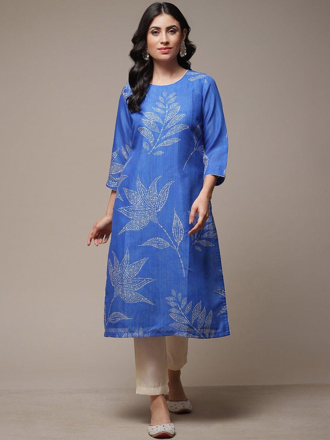 

Biba Round Neck Floral Printed Straight Kurta, Blue