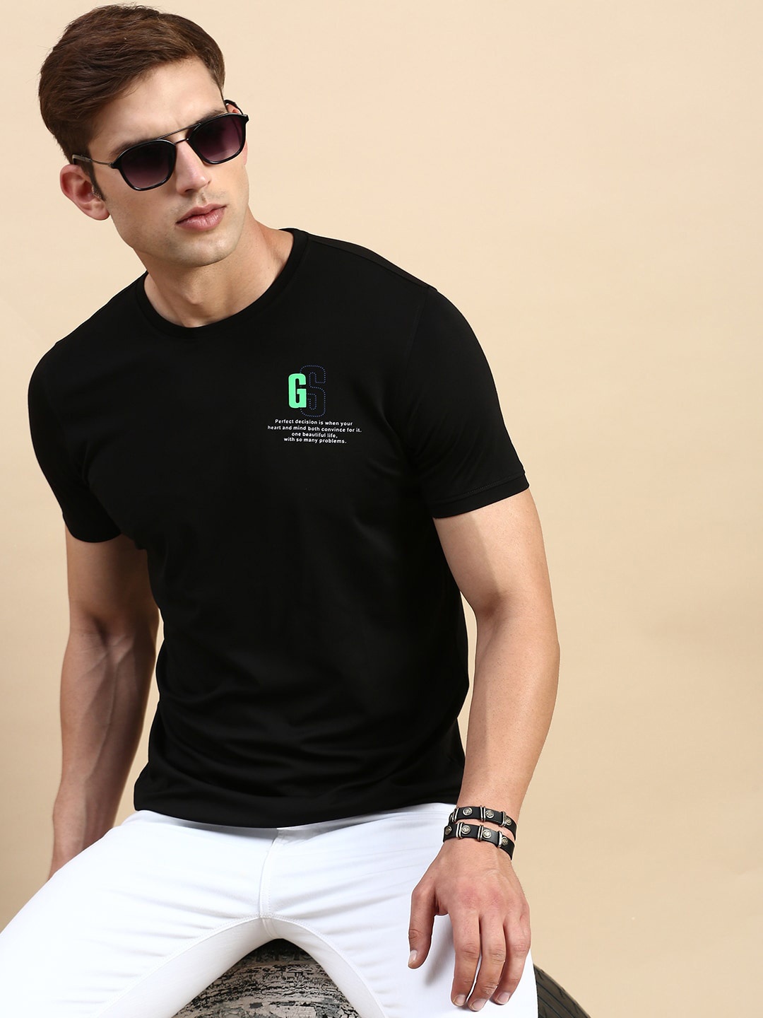 

SHOWOFF Round Neck Slim Fit T-shirt, Black