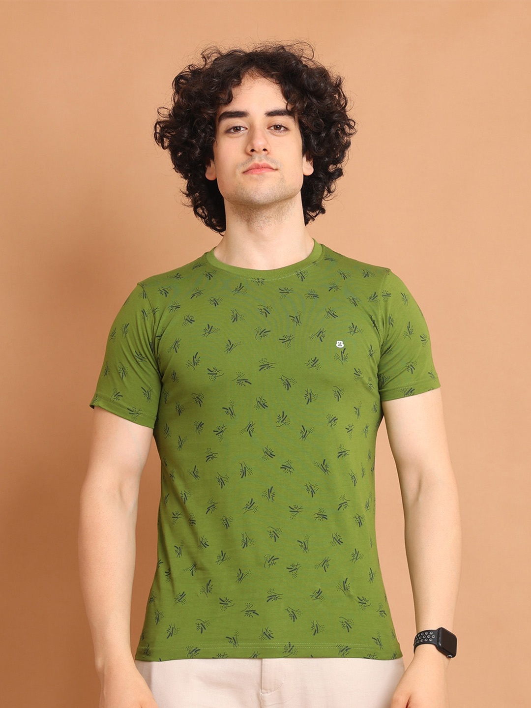 

berry blues Conversational Printed Round Neck Cotton T-shirt, Olive