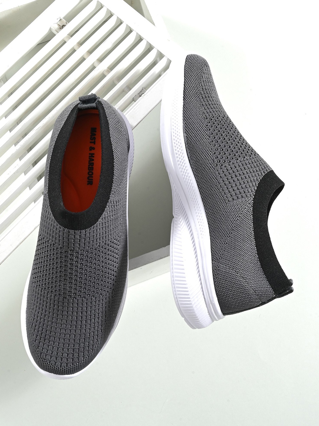

Mast & Harbour Men Grey & White Air Max Mesh Marking Running Shoes