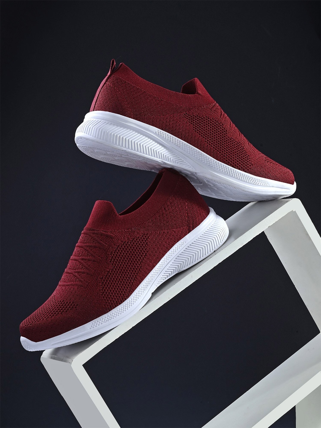 

Mast & Harbour Men Brown & White Air Max Mesh Marking Running Shoes