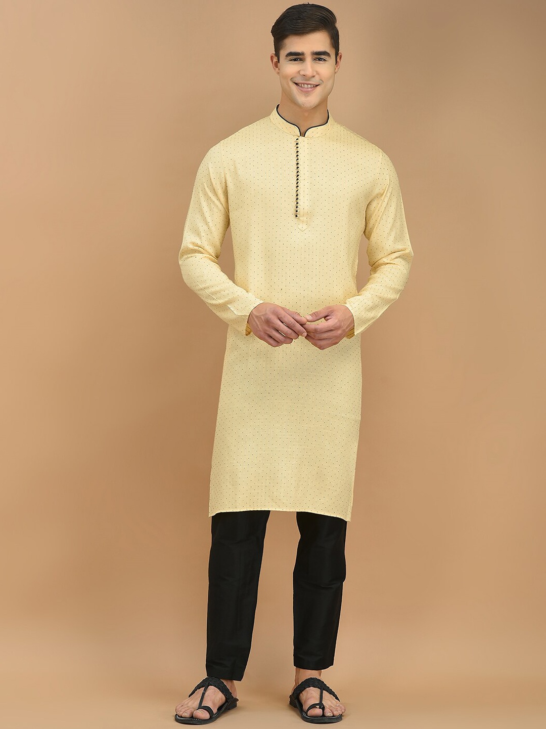 

DEYANN Geometric Woven Design Mandarin Collar Kurta With Pyjamas, Yellow