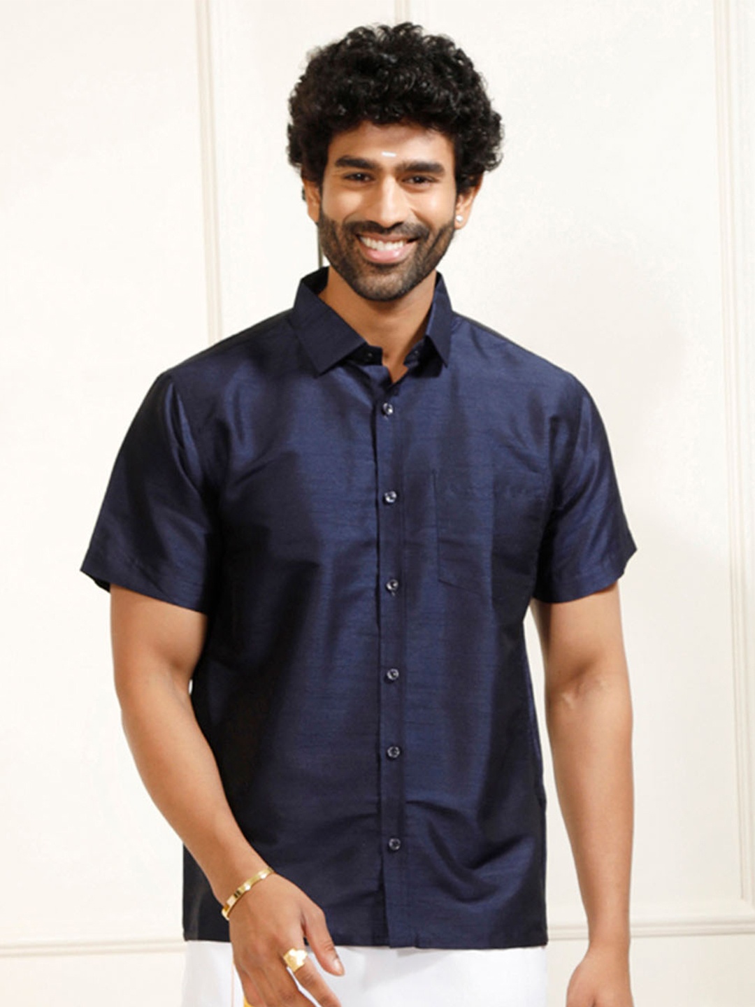 

VASTRAMAY Premium Spread Collar Casual Shirt, Navy blue