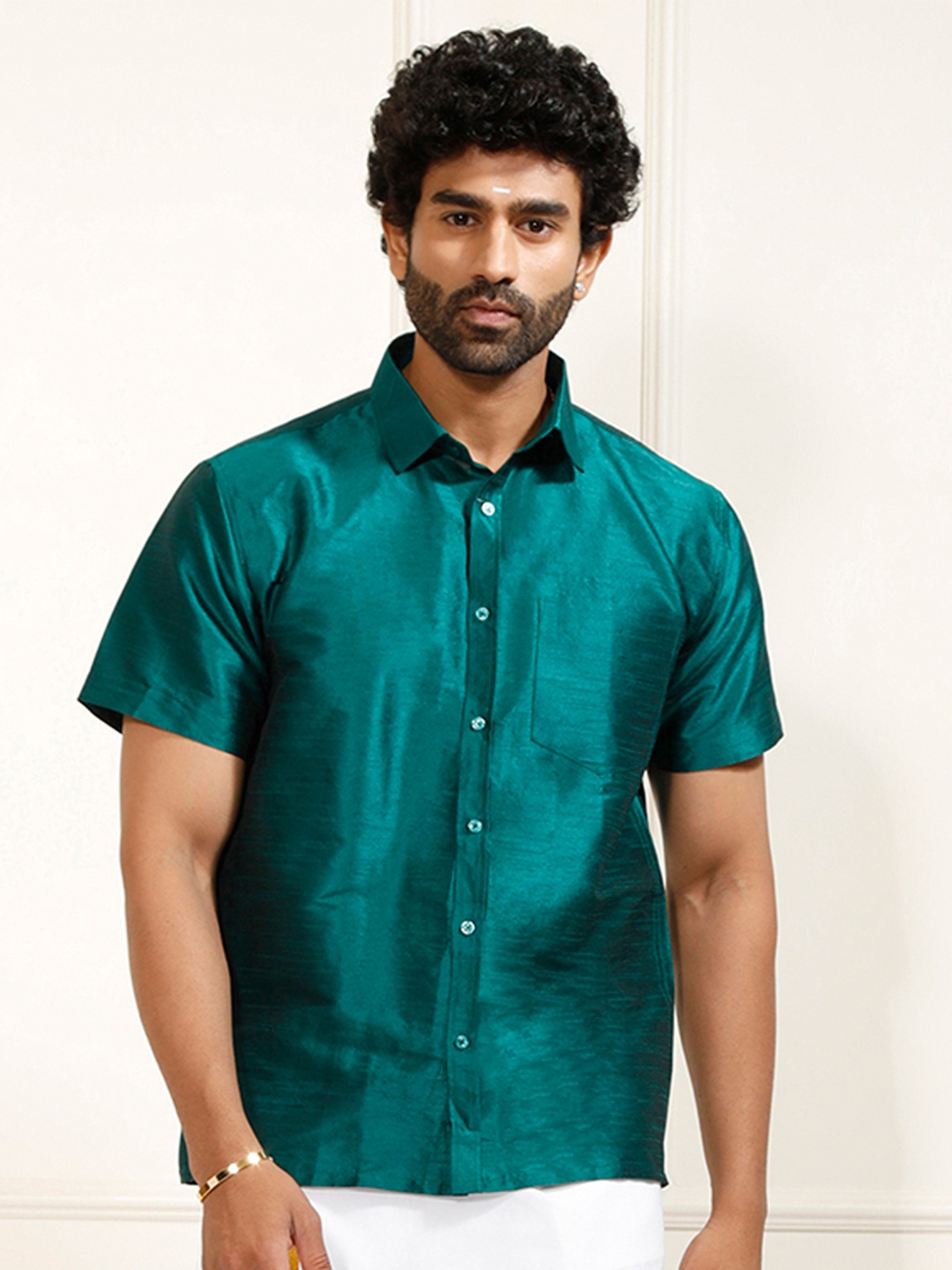 

VASTRAMAY Premium Spread Collar Casual Shirt, Green