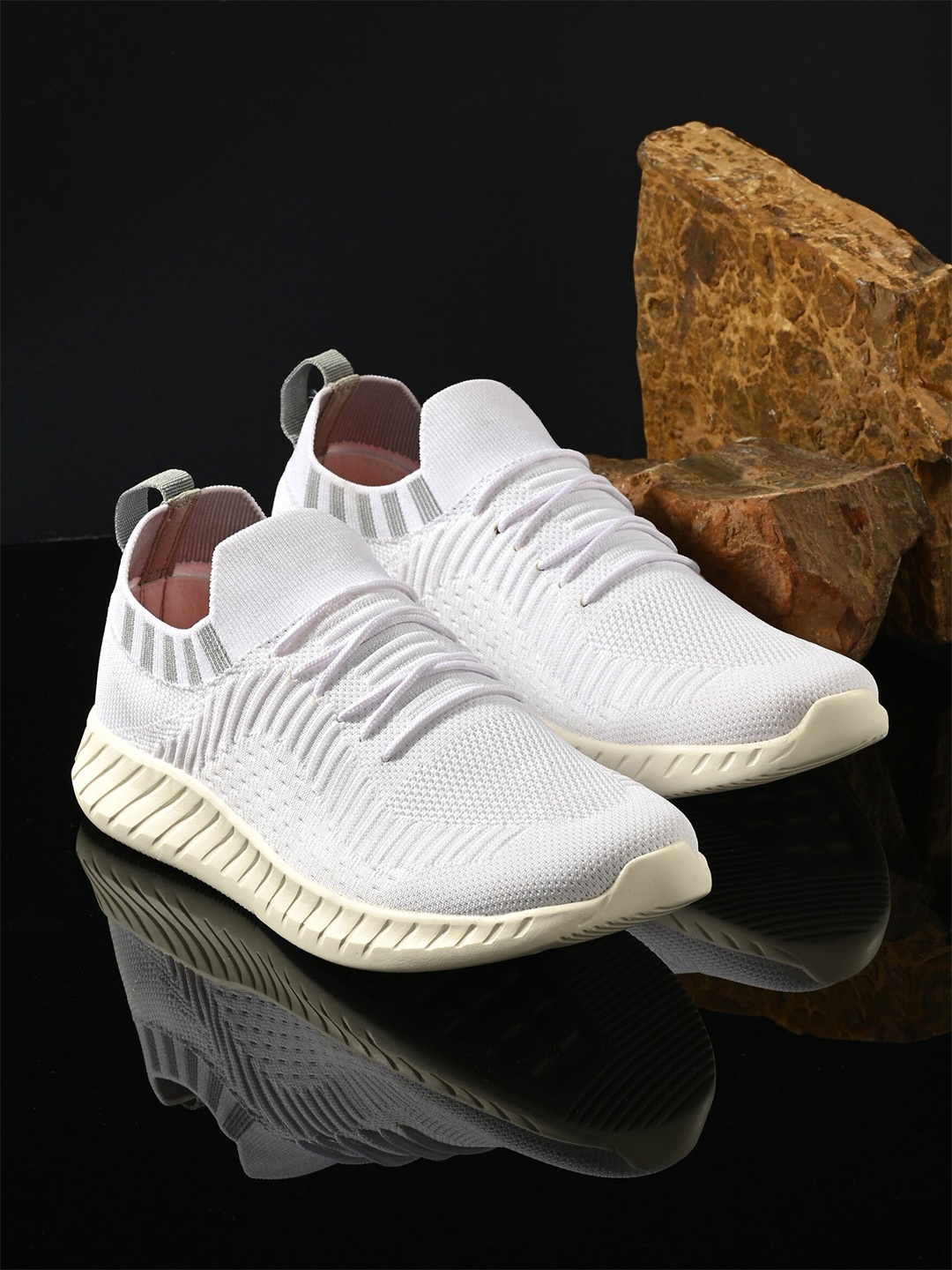 

HRX by Hrithik Roshan Men White Fresh Foam & Mesh Non -Marking Running Shoes