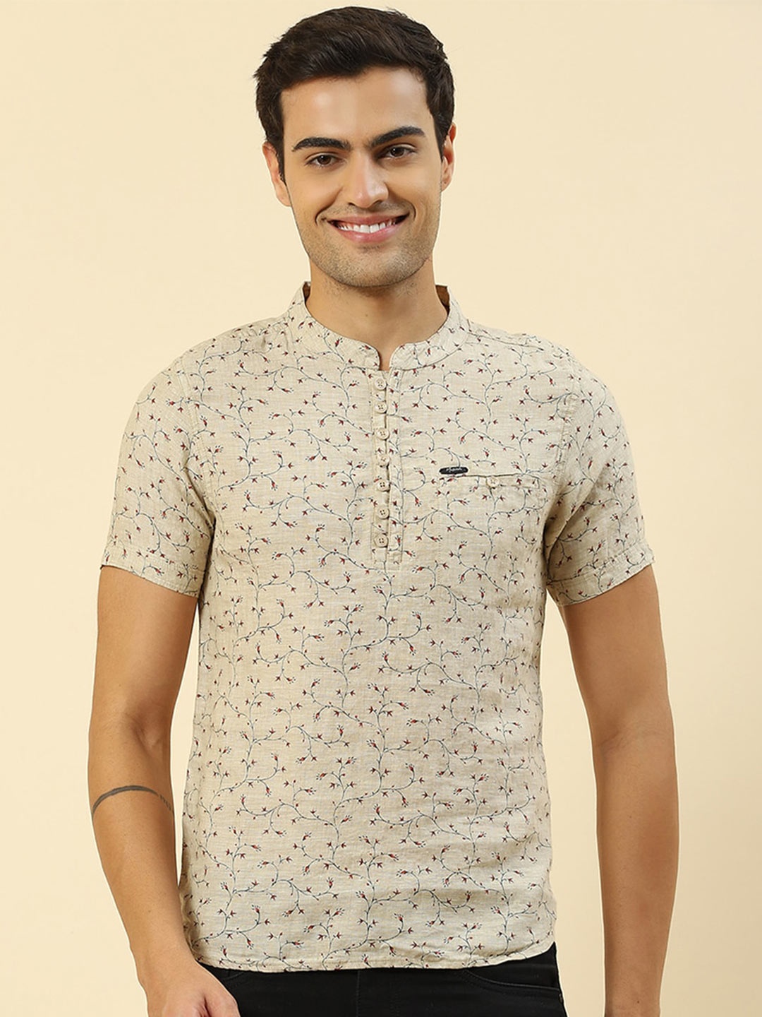 

Monte Carlo Chest Pocket Floral Printed Mandarin Collar T-shirt, Beige
