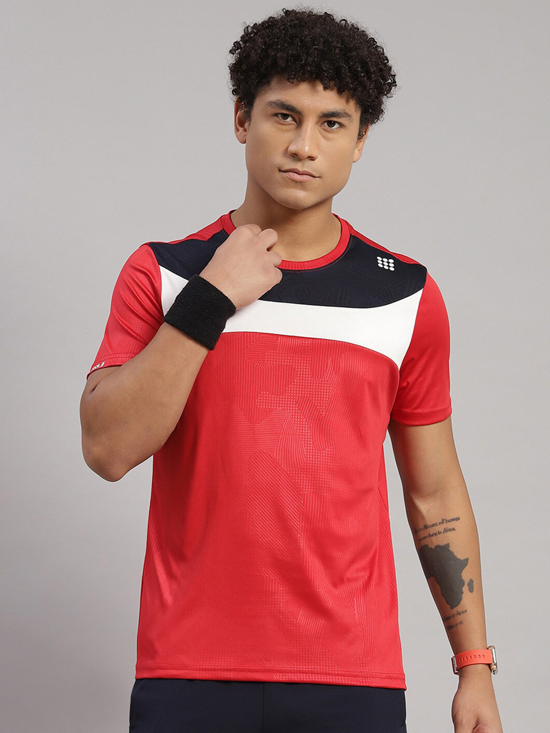 

rock.it Colourblocked Regular Fit T-shirt, Red