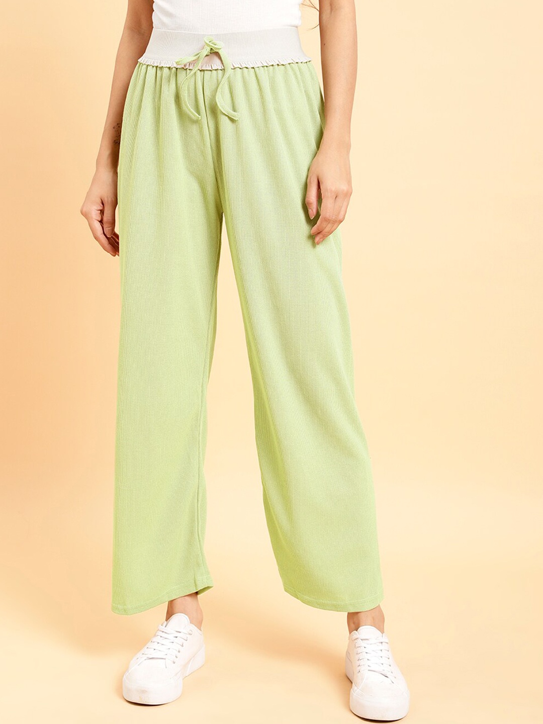 

MINT STREET Women Mid-Rise Trousers, Green