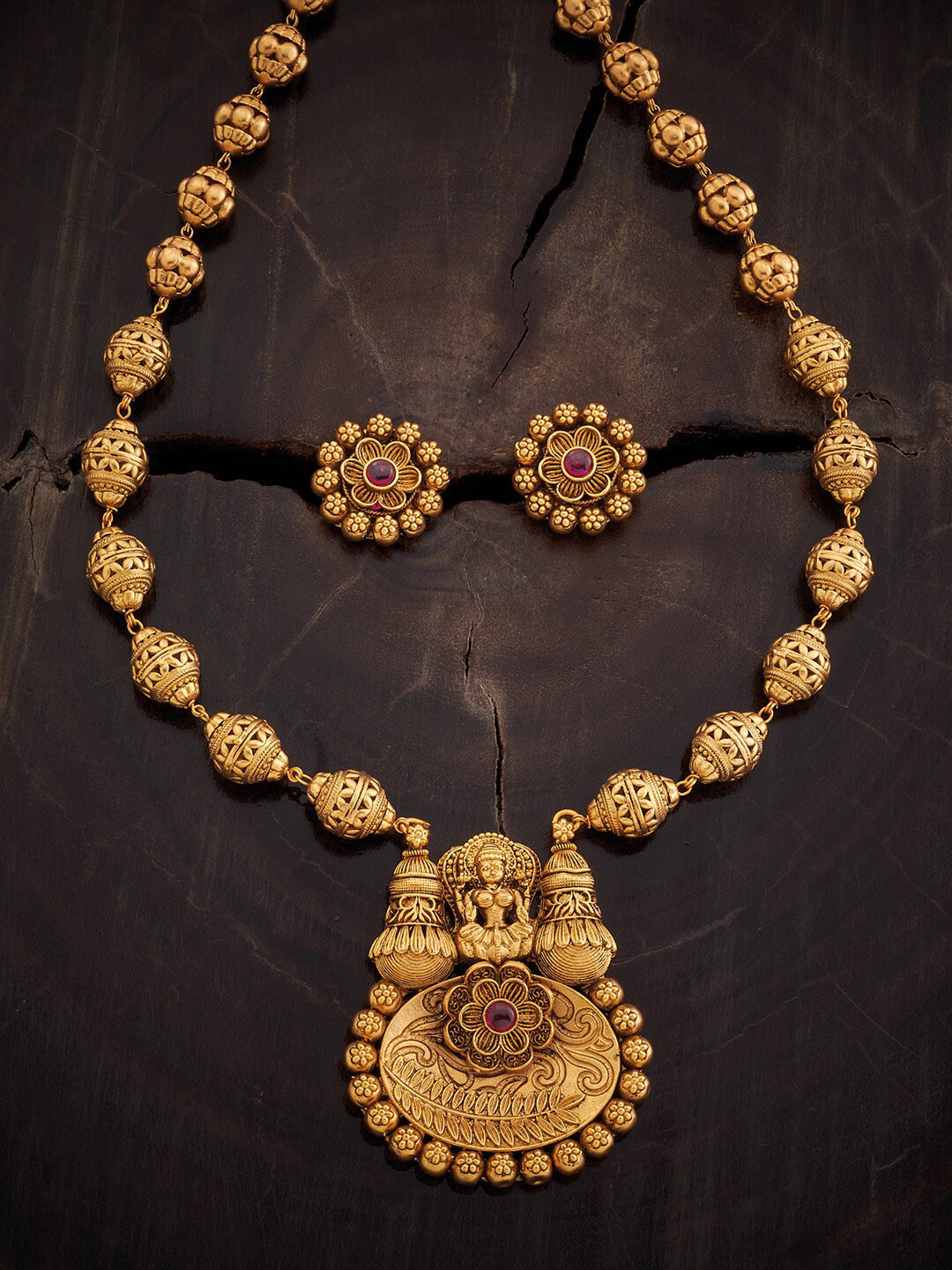 

Kushal's Fashion Jewellery Gold-Plated Stone-Studded Jewellery Set