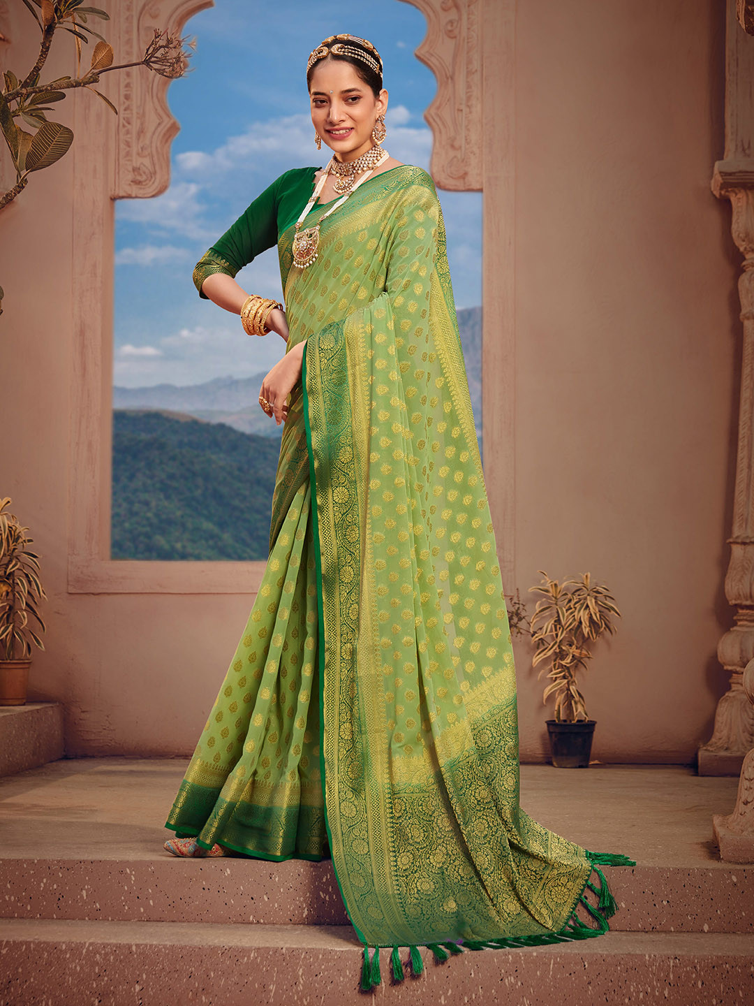 

elora Ethinic Motif Woven Design Zari Banarasi Saree, Green