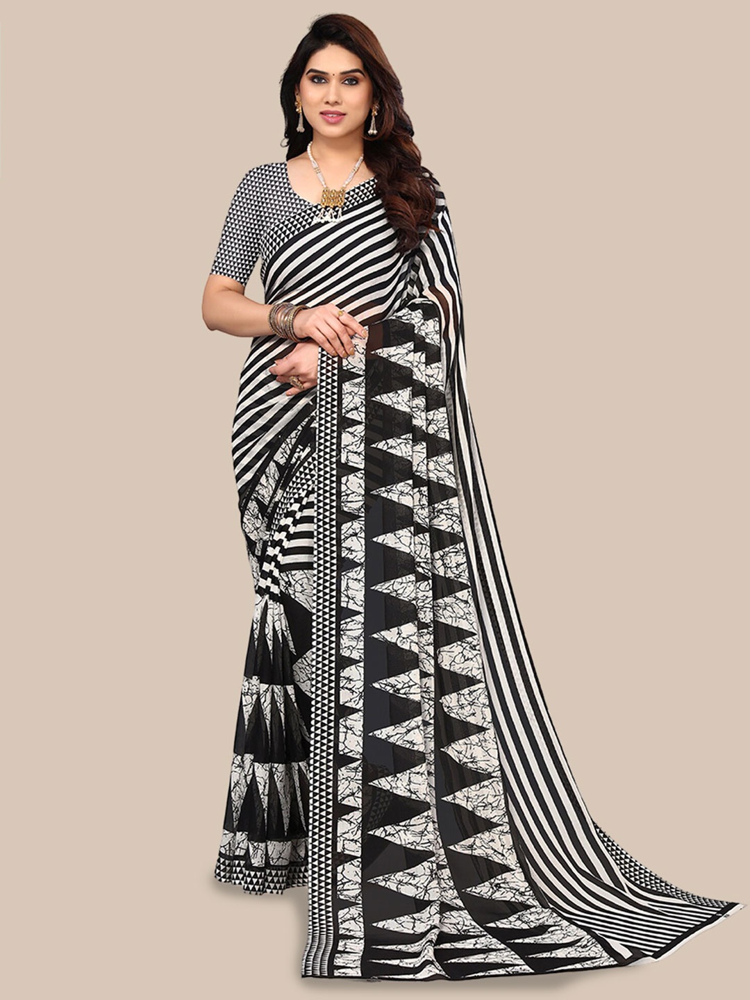 

Poshyaa Striped Pure Georgette Saree, Black