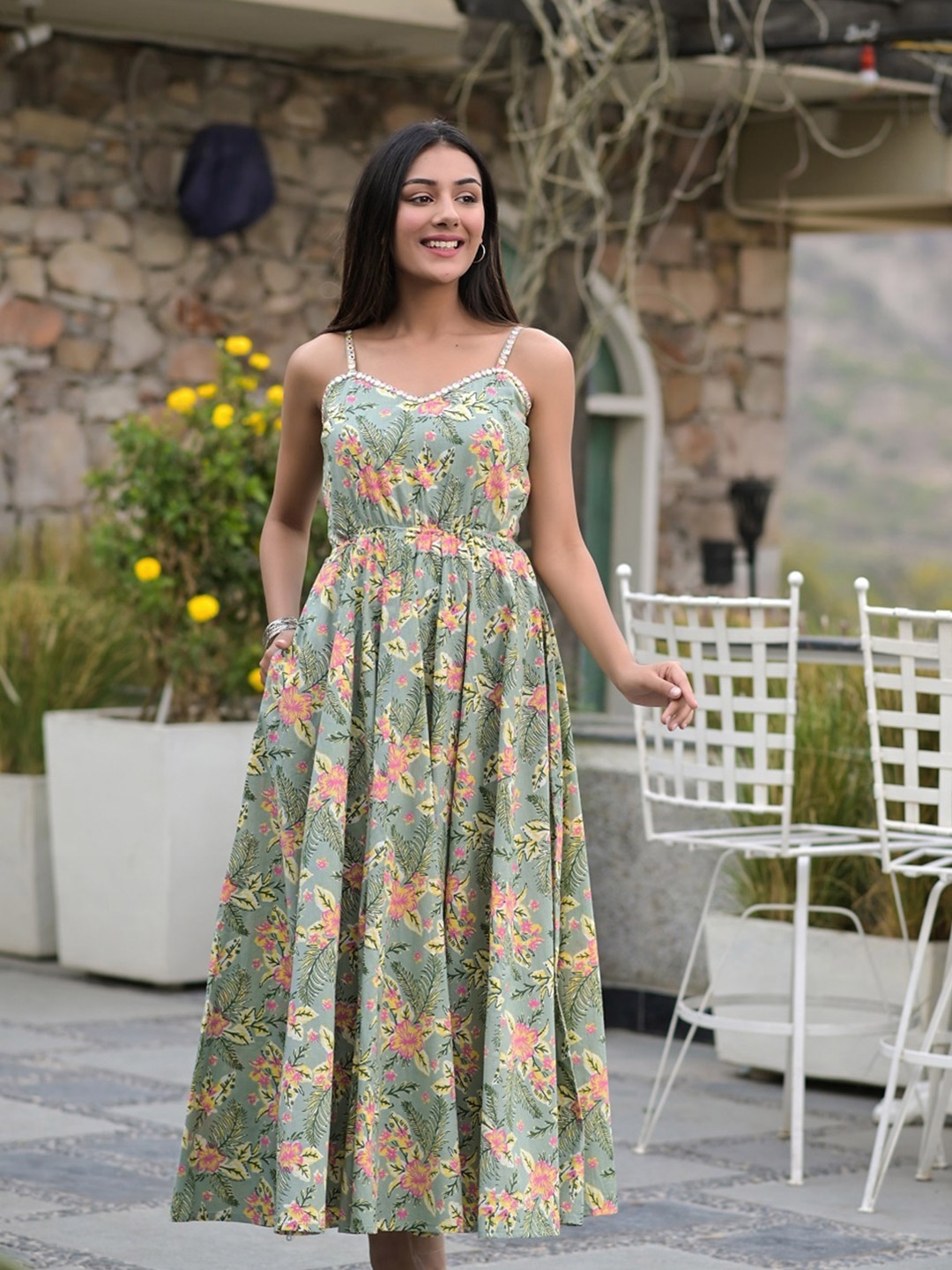 

Hatheli Shoulder Straps Floral Print Fit & Flare Maxi Dress, Green