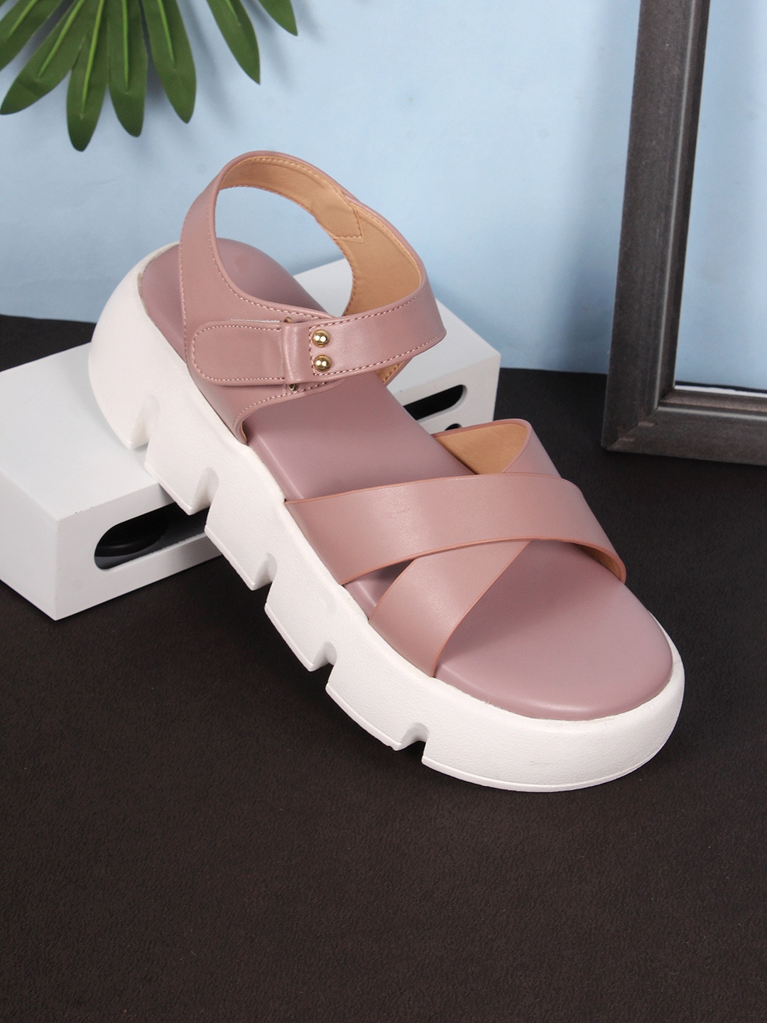 

DressBerry Women Rose & White Cross Strap Open Toe Flats With Backstrap