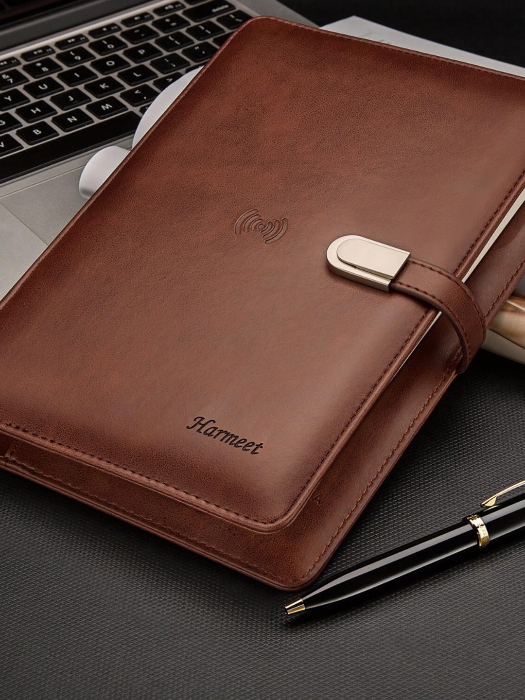 

Pennline 7 Organizer Leather Notebook With Wirless Charging, Brown
