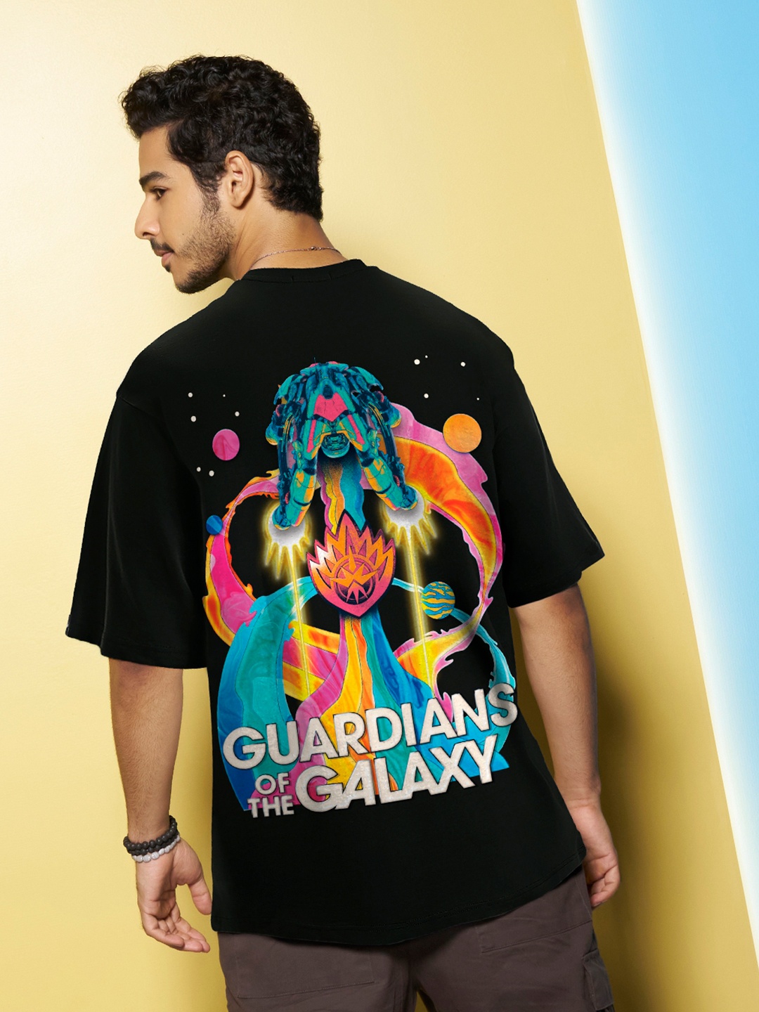 

Bewakoof x OFFICIAL MARVEL MERCHANDISE Men Galaxy Ship Graphic Printed Oversized T-shirt, Black