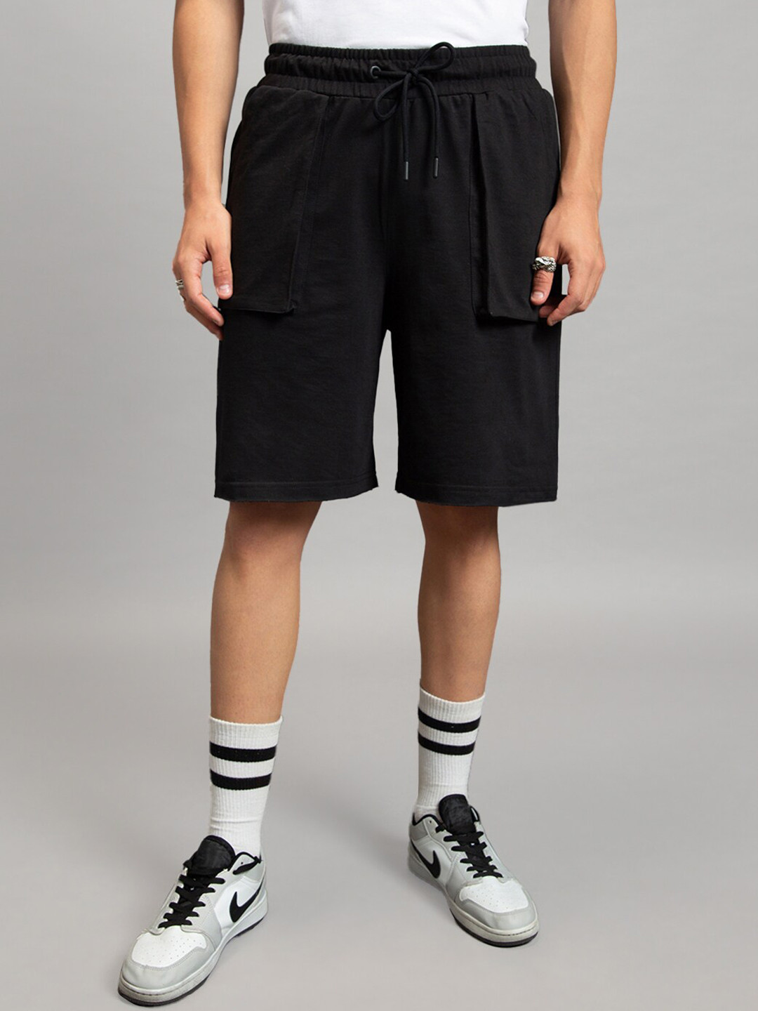 

Bewakoof Air 1.0 Oversized Shorts, Black