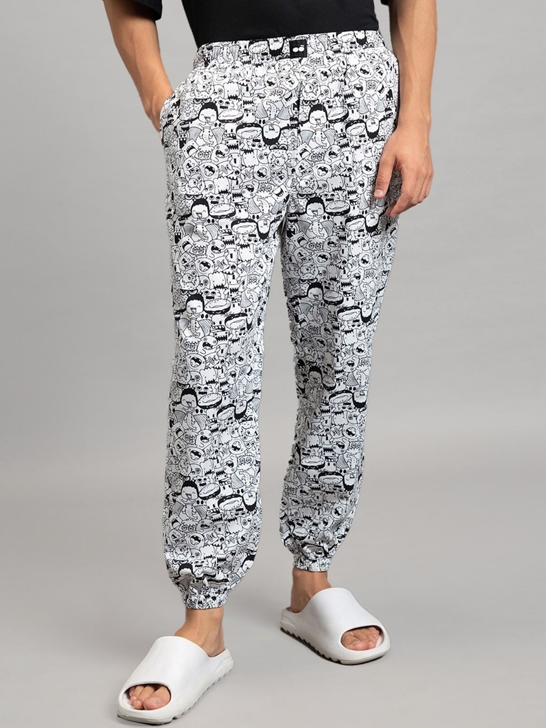 

Bewakoof Men All Over Printed Lounge Pants, Black