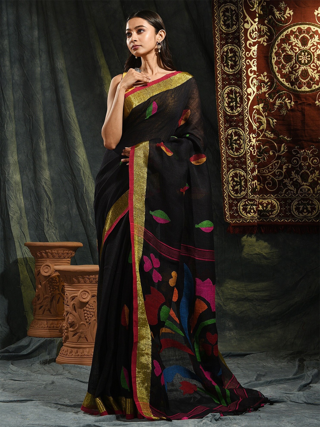 

SAJASAJO Floral Woven Design Zari Pure Linen Saree, Black