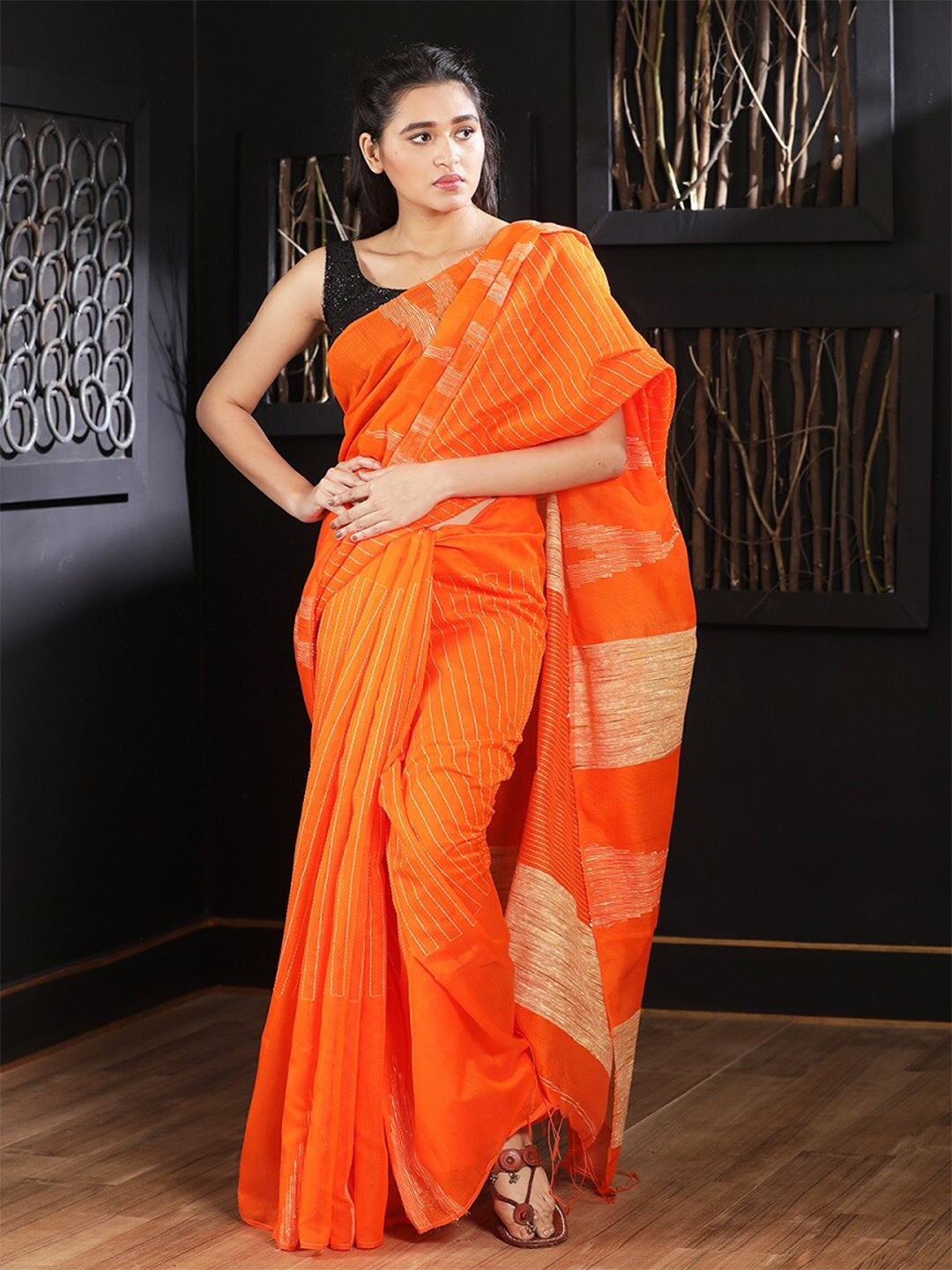

SAJASAJO Woven Design Zari Saree, Orange