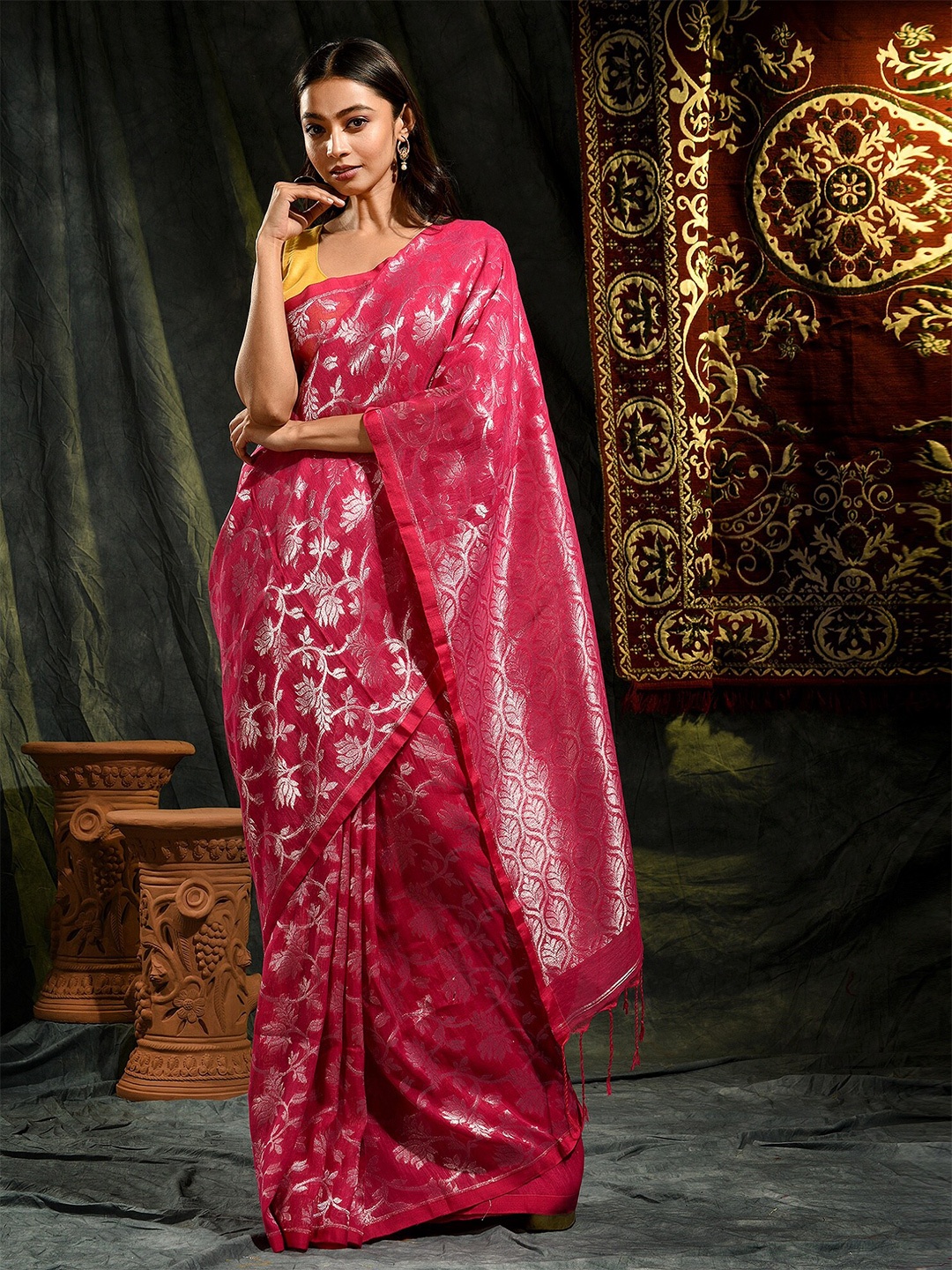 

SAJASAJO Floral Woven Design Zari Pure Linen Saree, Pink