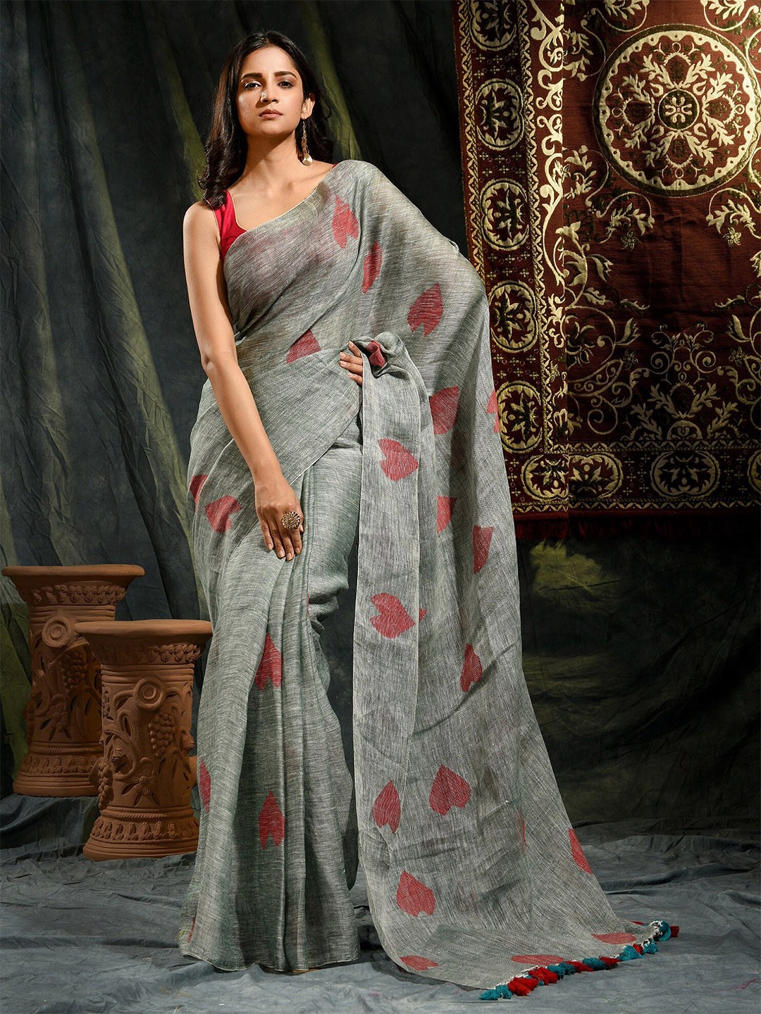 

SAJASAJO Woven Design Pure Linen Saree, Grey