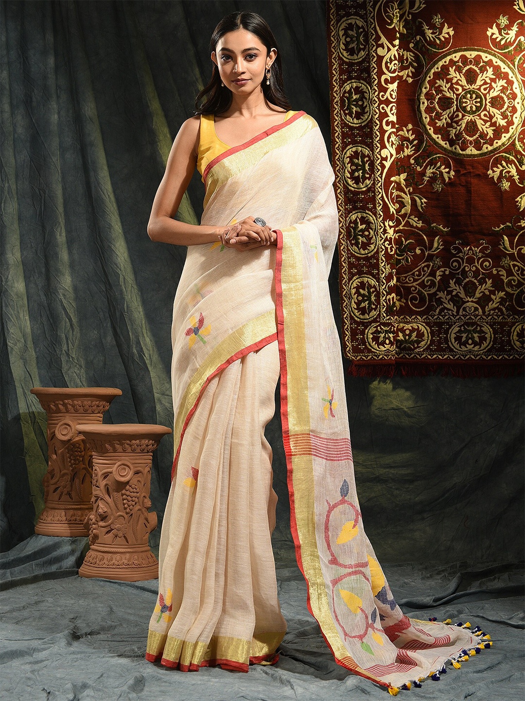 

SAJASAJO Floral Woven Design Zari Pure Linen Saree, Cream