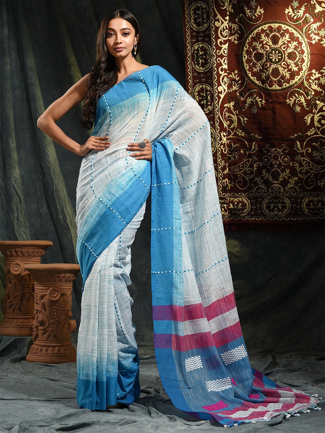 

SAJASAJO Woven Design Pure Cotton Saree, Blue