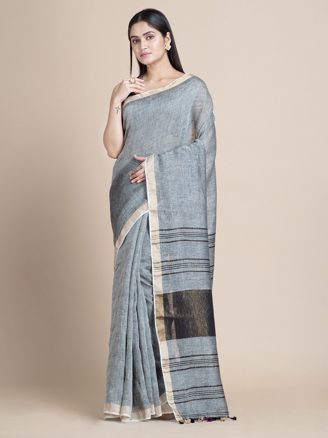 

SAJASAJO Pure Linen Saree, Grey